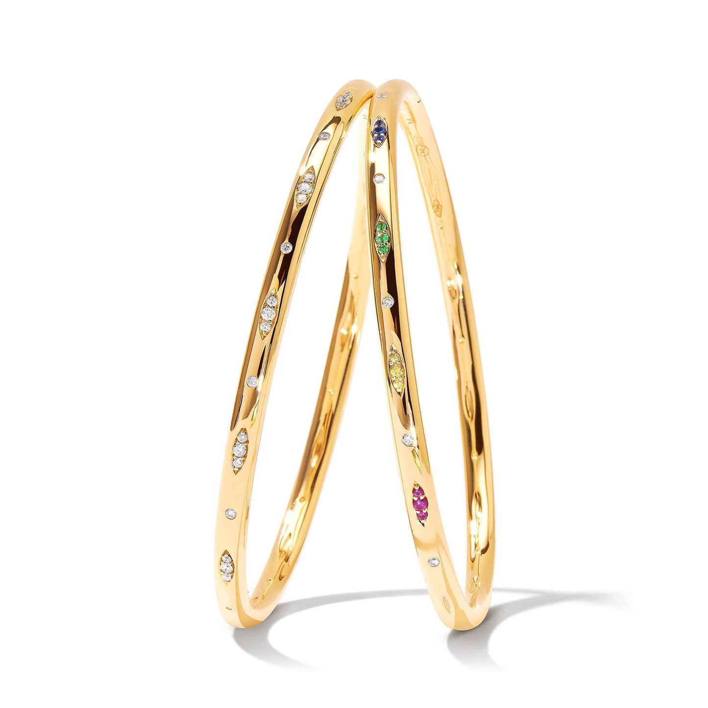 GYPSY Armspange Candy Pavé medium, Gelbgold • Diamant • Rubin • Saphir • Tsavorit von Tamara Comolli (BA-Gyp-CanP-17-yg)