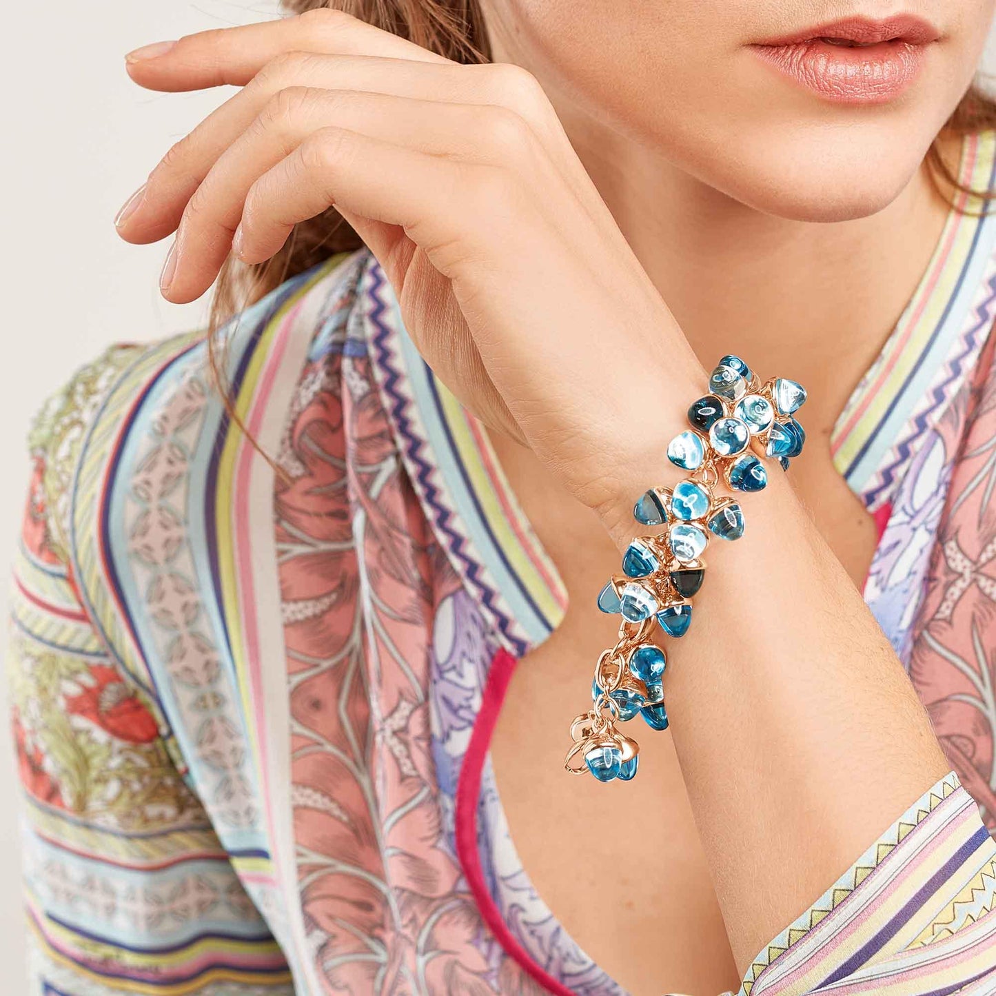MIKADO Flamenco Sky Armband • London Topas • Topas von Tamara Comolli (B-MFL-Sky-rg) MIKADO Flamenco Sky Armband • London Topas • Topas von Tamara Comolli (B-MFL-Sky-rg)