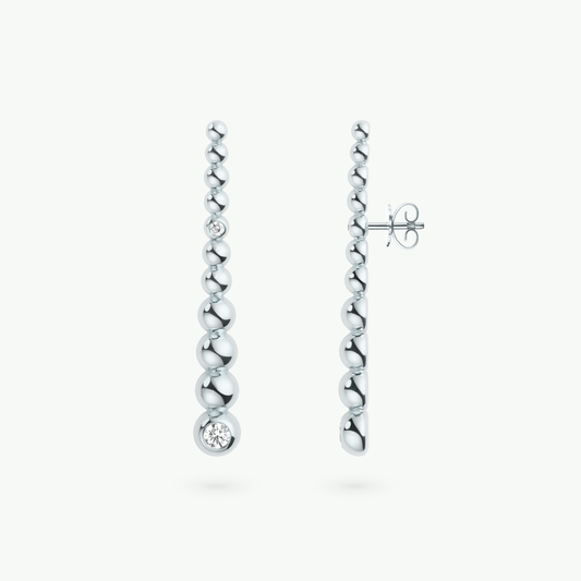 Ava Ohrstecker in Weißgold von The Good Bling Berlin