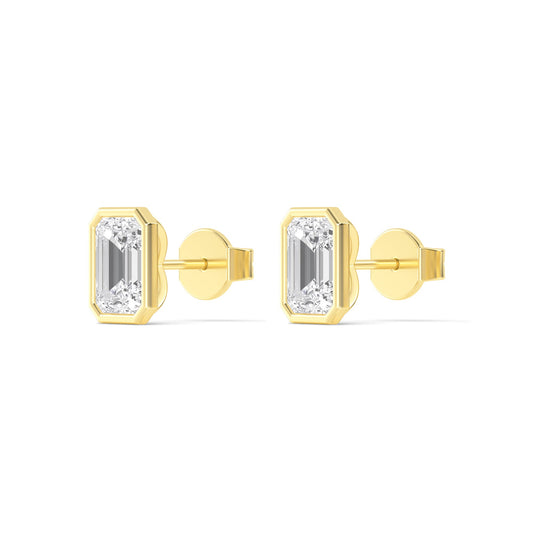 Karla Ohrstecker in Weißgold von The Good Bling Berlin