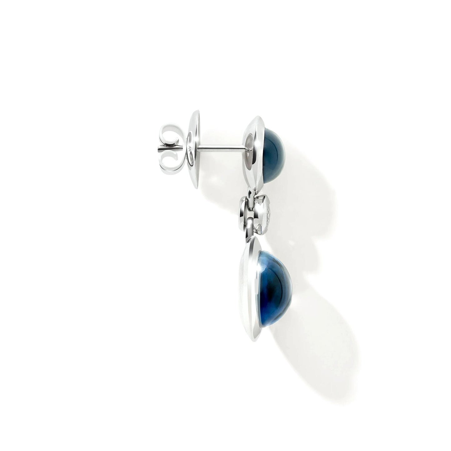 BOUTON 2 Cabochon Ohrhänger Sky, Weißgold • Edelsteine von Tamara Comolli (E-BOU-2-Sky-Cl-wg)