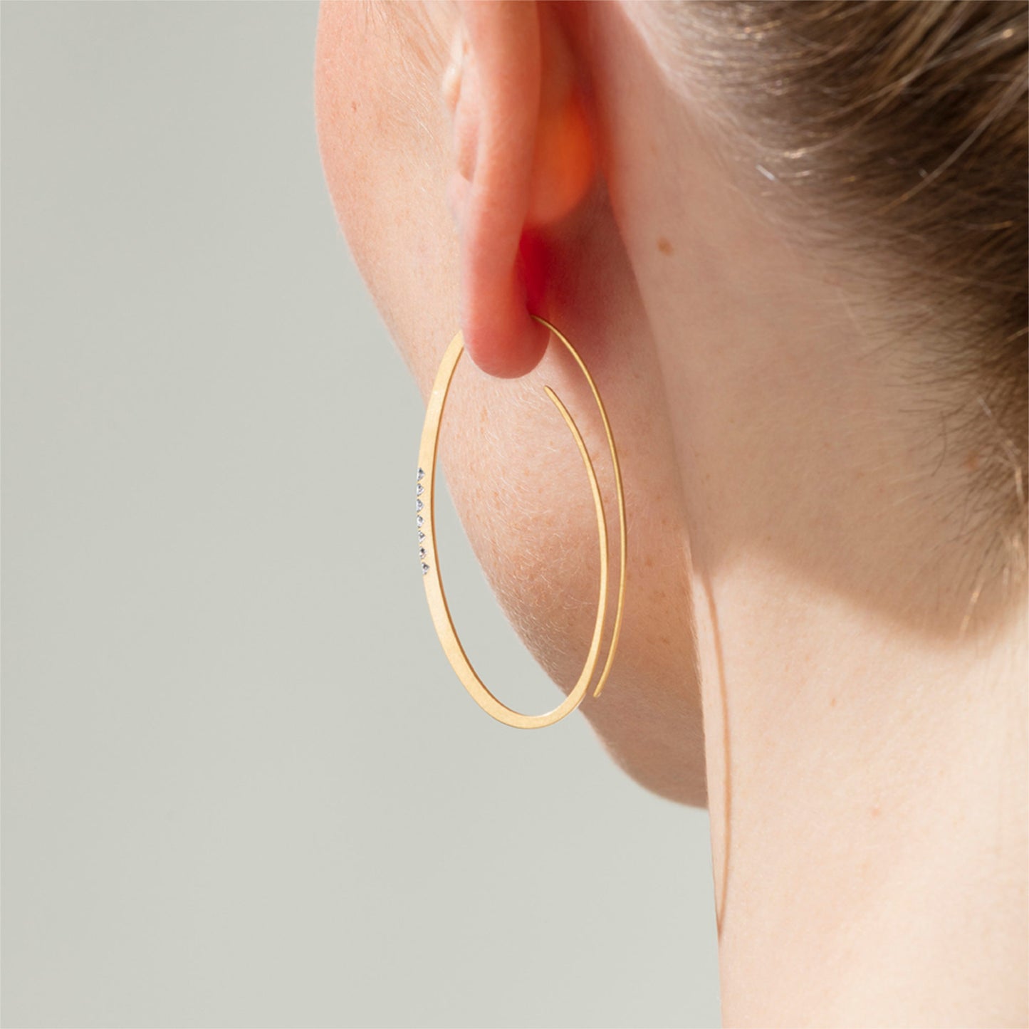 Linear Brillant Creolen • Diamant von Niessing (N364912-7br-cy) Linear Brillant Creolen • Diamant von Niessing (N364912-7br-cy)