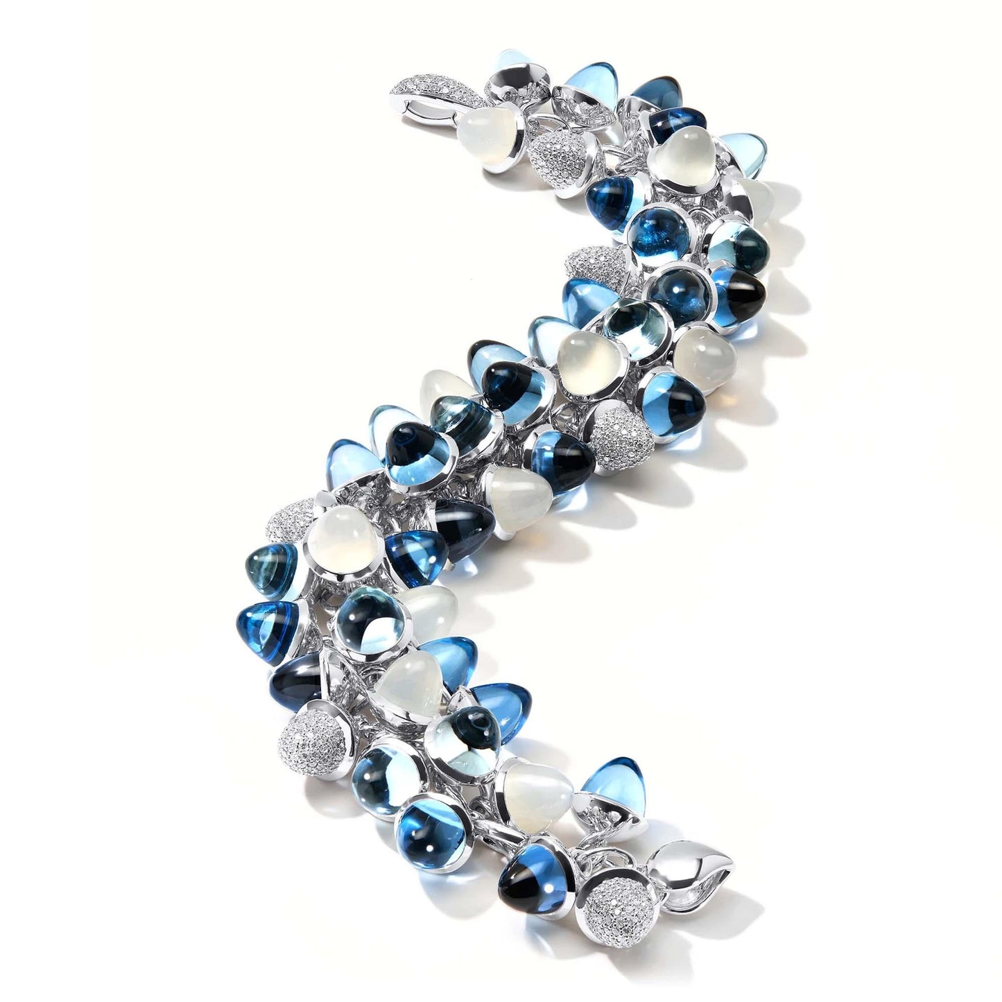 MIKADO Flamenco Armband Ocean mit Diamond Pavé, Weißgold • Diamant • Mondstein • Topas von Tamara Comolli (B-MFL-Oce-p-wg) MIKADO Flamenco Armband Ocean mit Diamond Pavé, Weißgold • Diamant • Mondstein • Topas von Tamara Comolli (B-MFL-Oce-p-wg)
