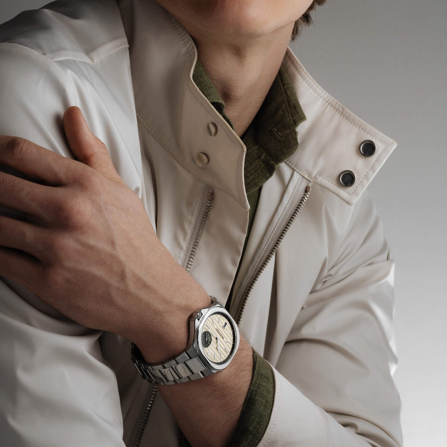 Speake-Marin Ripples Dune Date (604018120) aus Edelstahl mit Rubin