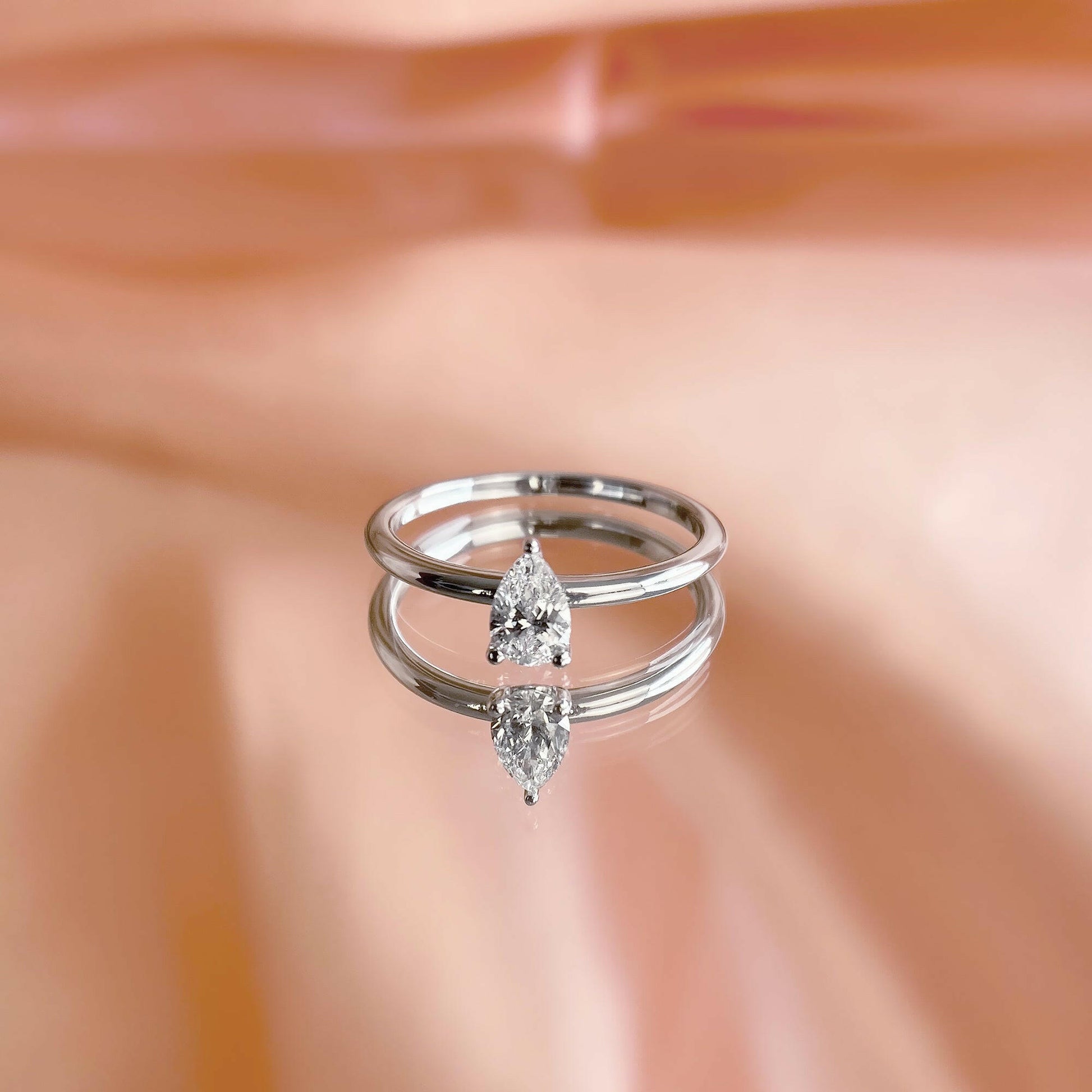 Ring Zoe, 18 Karat Weißgold mit Diamant 0.30 ct von The Good Bling online kaufen (Ref. TGB-Zoe-Ring-WG-03)