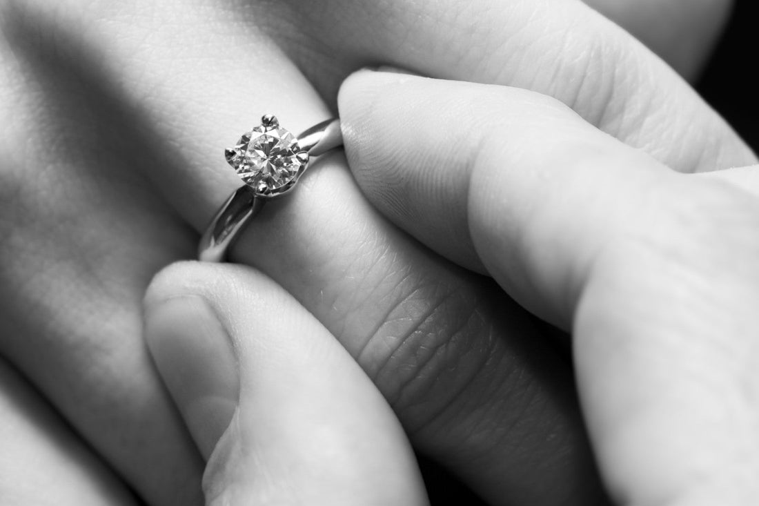 Der passende Verlobungsring: Worauf kommt es an?