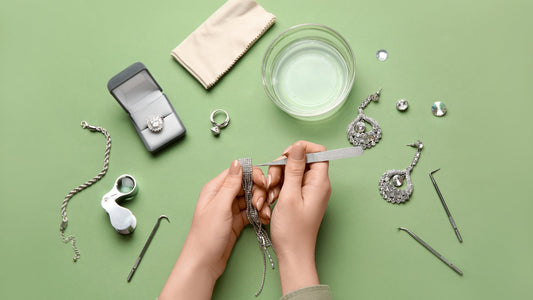 Fachgerechte Reinigung, Pflege und Aufbewahrung von Schmuck