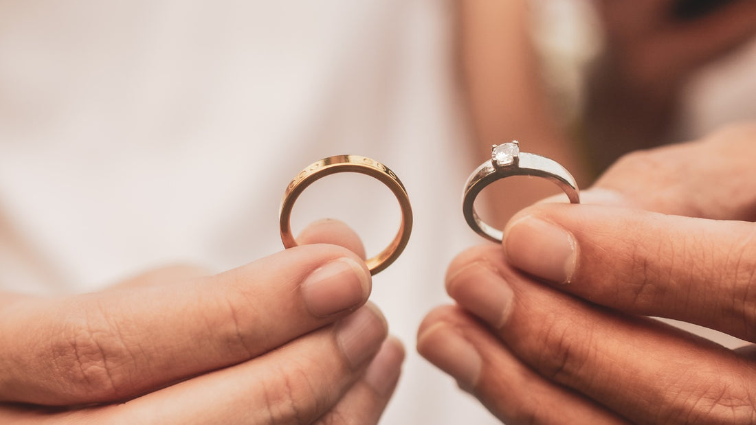 Verlobungsringe: Auf welcher Hand trägt man sie?