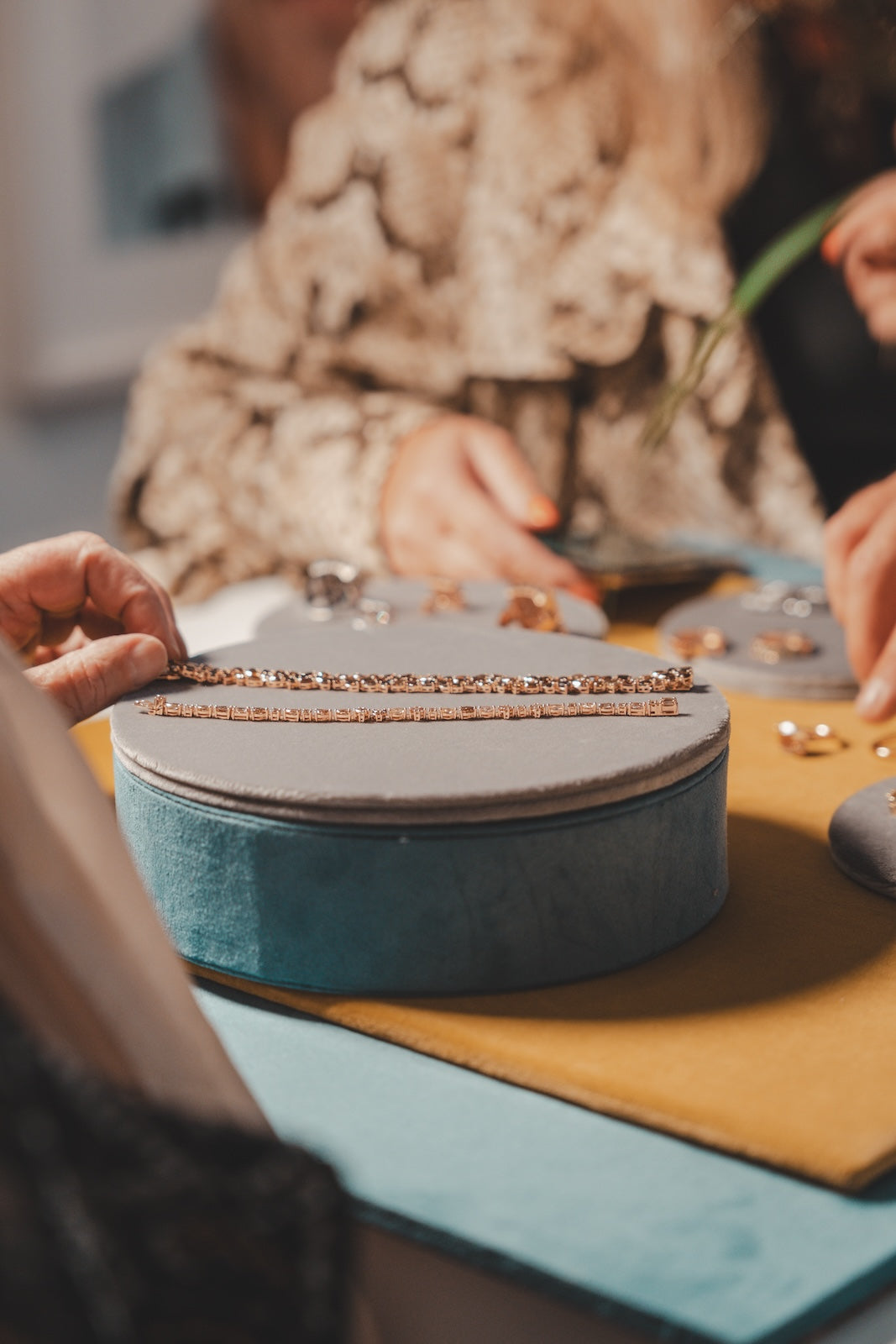 Neue Uhren und Schmuckstücke online kaufen