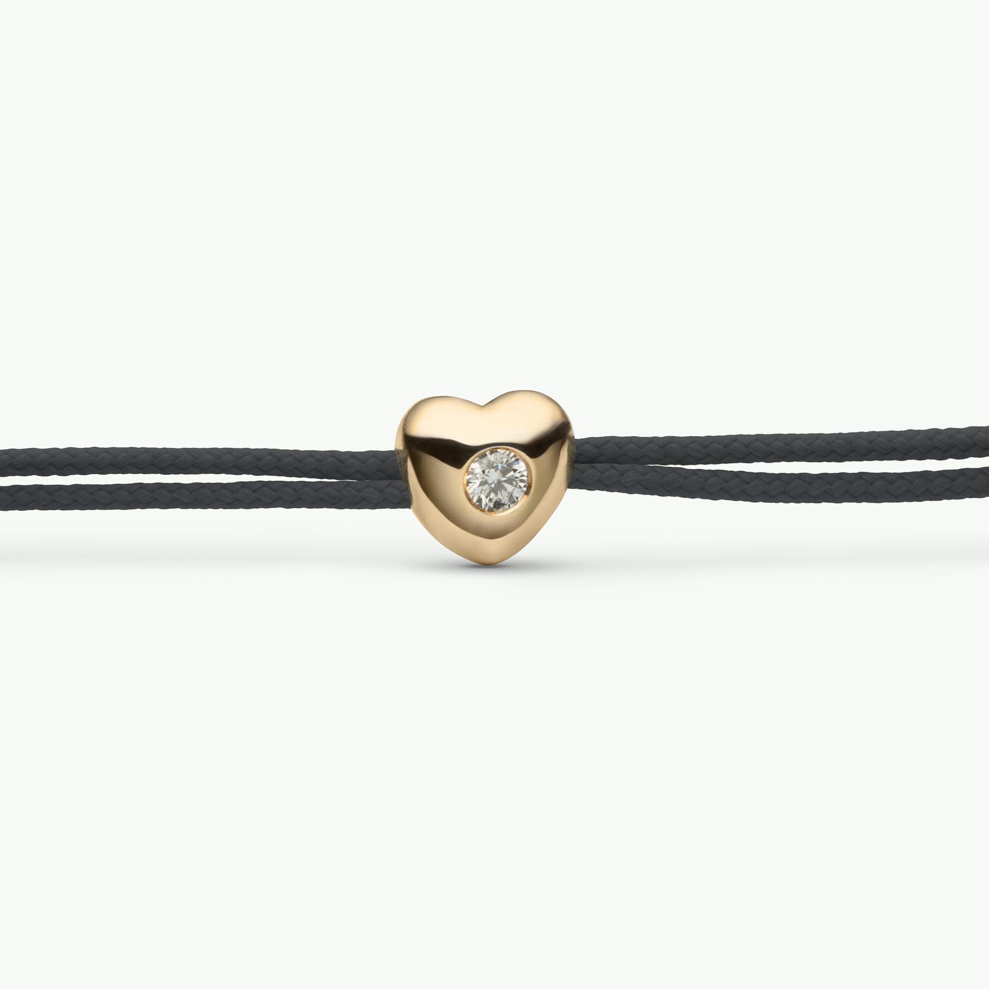 Luv Big Armband mit Herz-Anhänger in Gelbgold von The Good Bling Berlin
