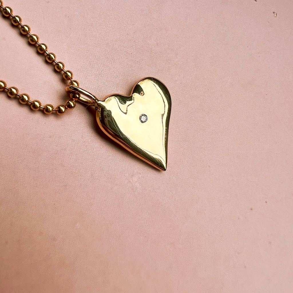 Suki Herz Kettenanhänger in  von The Good Bling Berlin