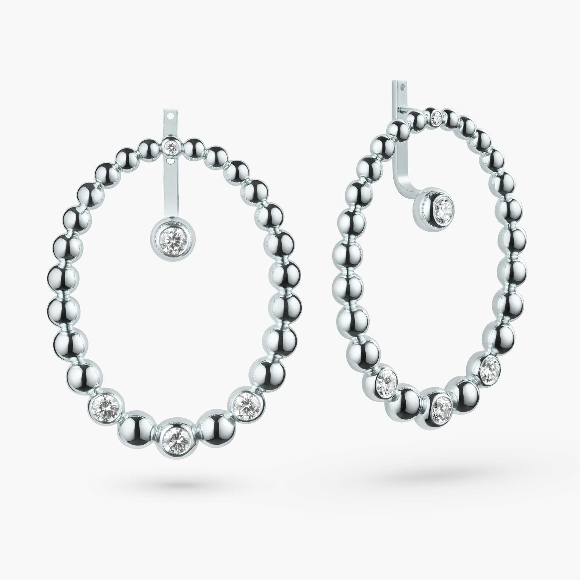 Olivia Creolen in Weißgold von The Good Bling Berlin