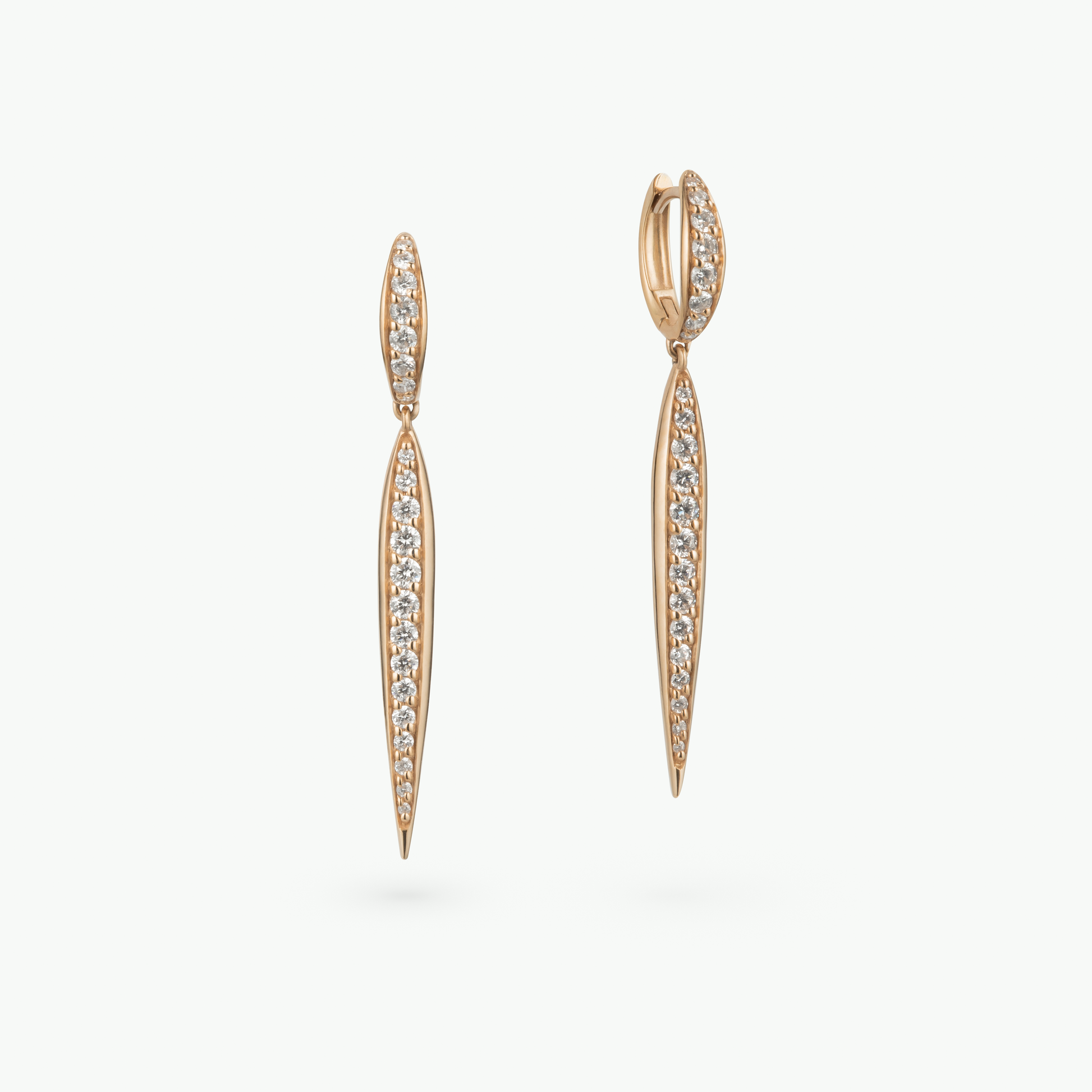 Roxanne Ohrstecker in Roségold von The Good Bling Berlin