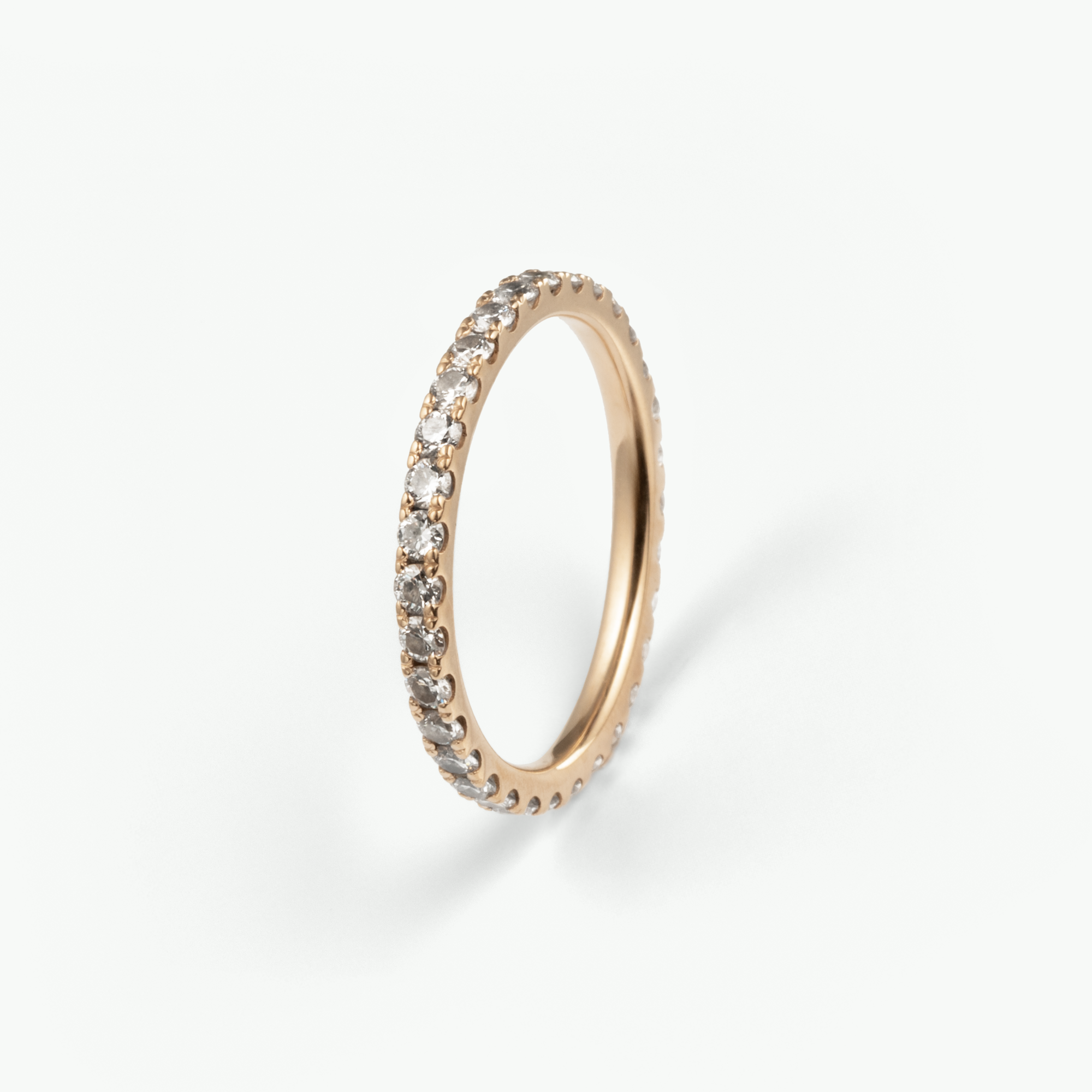 Harry Ring aus recyceltem Gold mit Labordiamanten - Luxusschmuck aus Berlin von The Good Bling