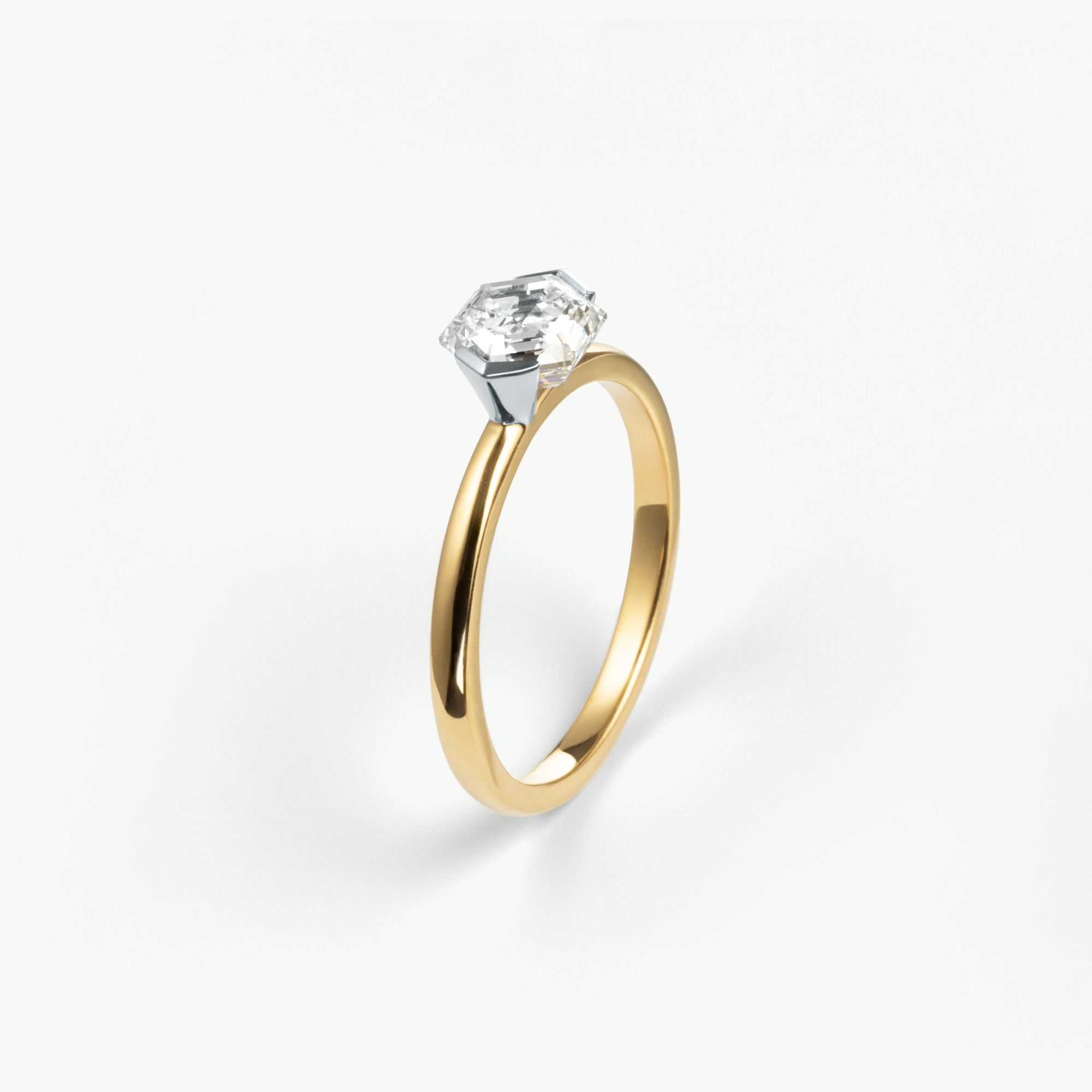 Meghan Ring in Gelbgold von The Good Bling Berlin