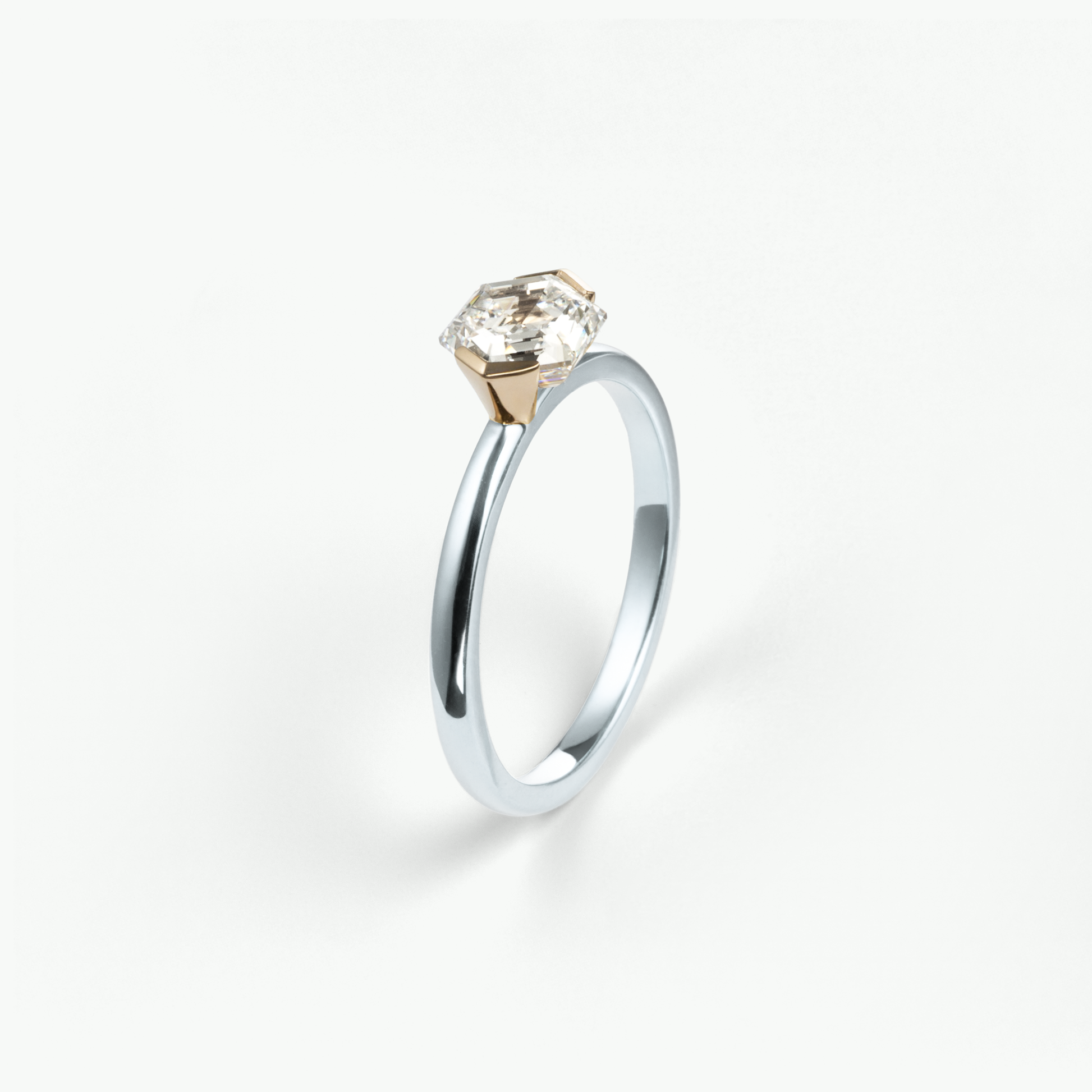 Meghan Ring in Gelbgold von The Good Bling Berlin
