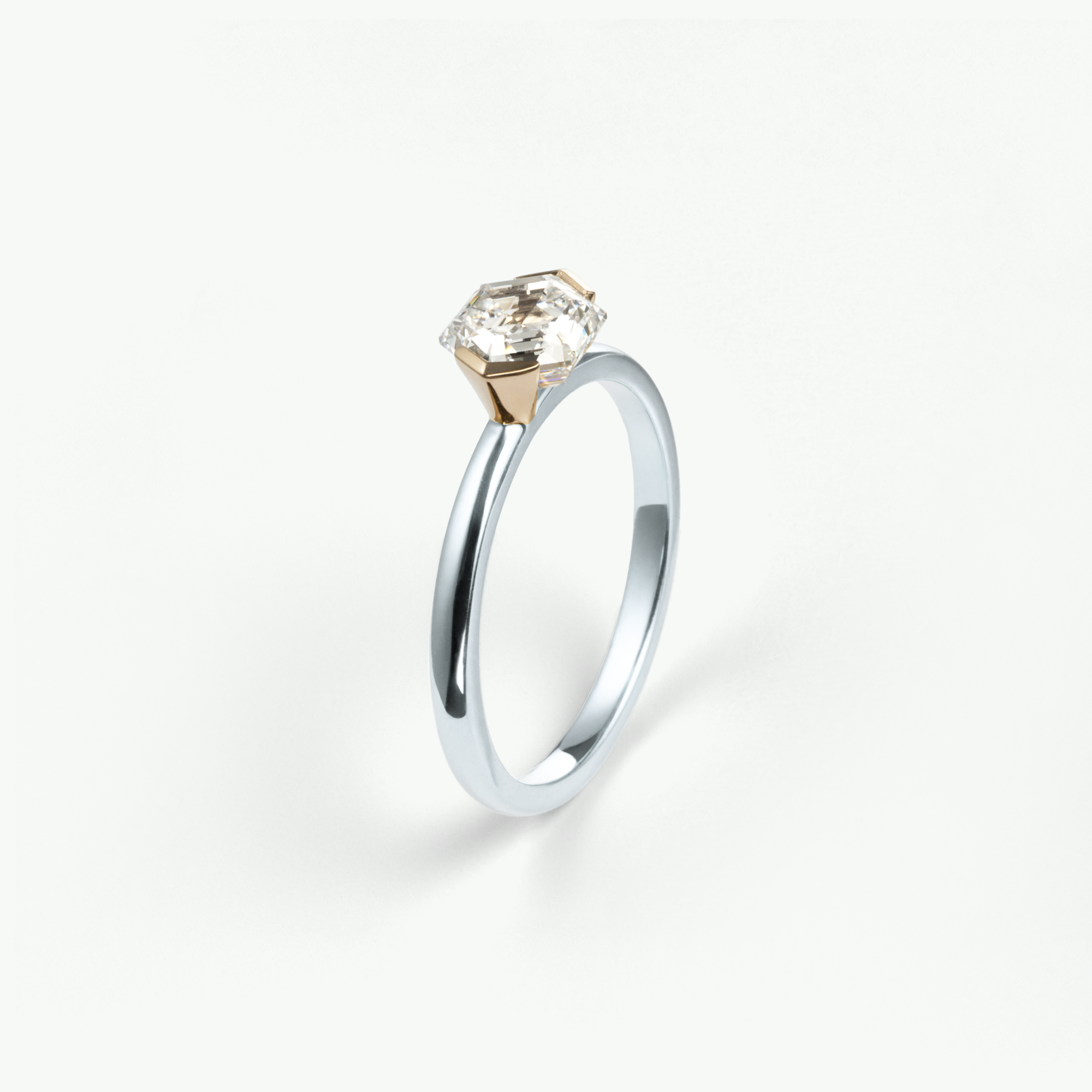 Meghan Ring in Gelbgold von The Good Bling Berlin