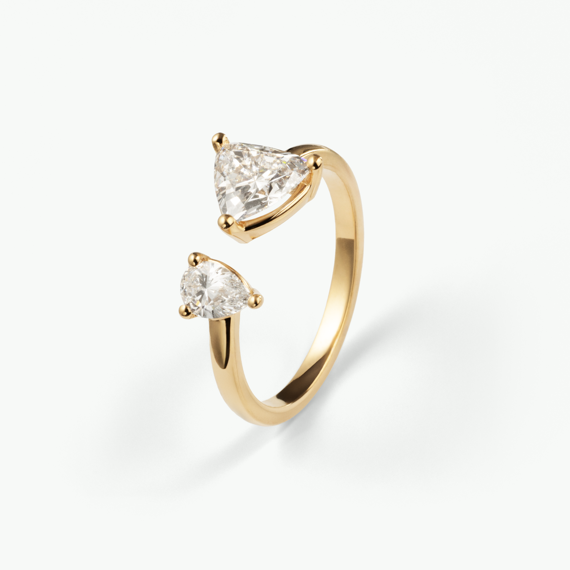 Stella Ring aus recyceltem Gold mit Labordiamanten - Luxusschmuck aus Berlin von The Good Bling