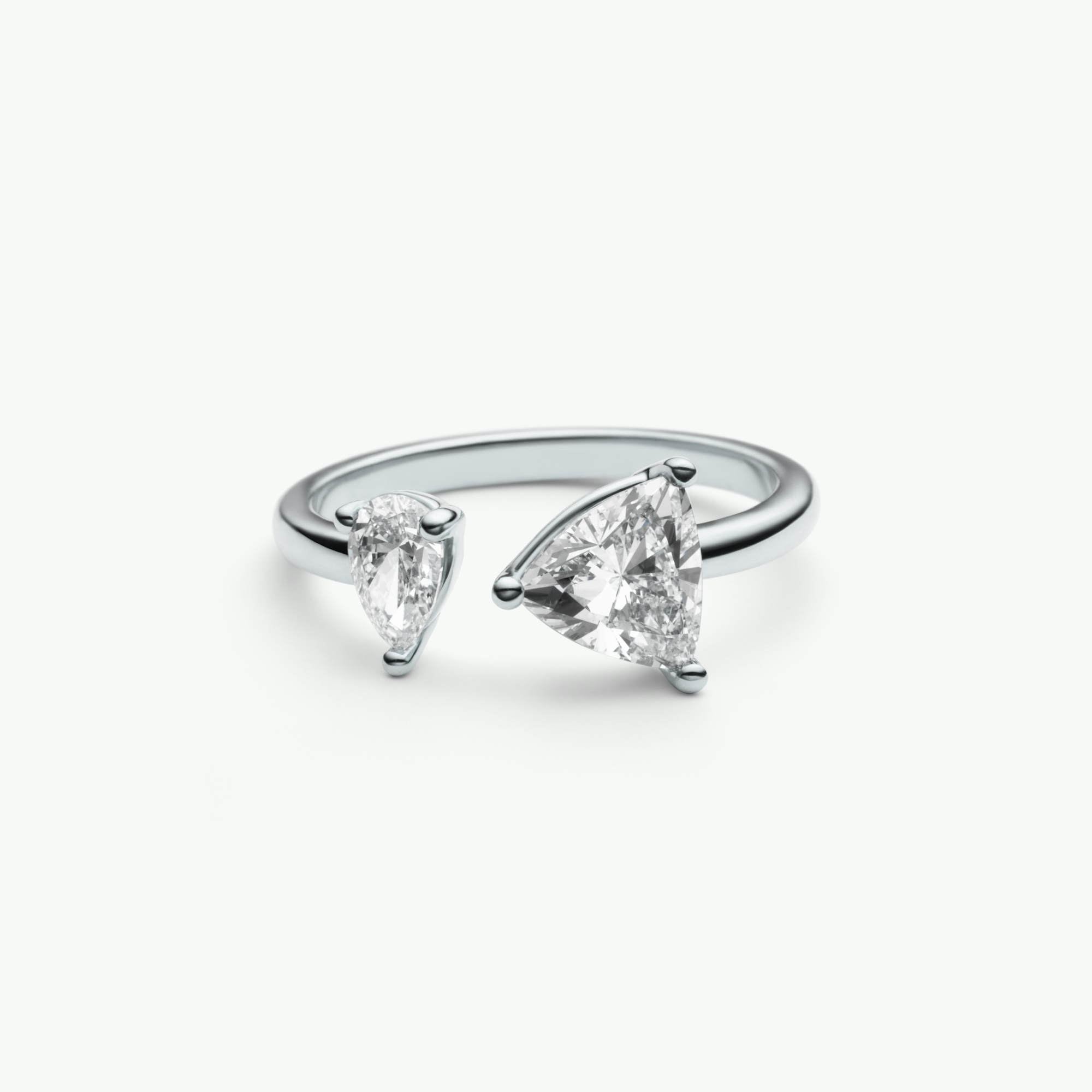 Stella Ring aus recyceltem Gold mit Labordiamanten - Luxusschmuck aus Berlin von The Good Bling