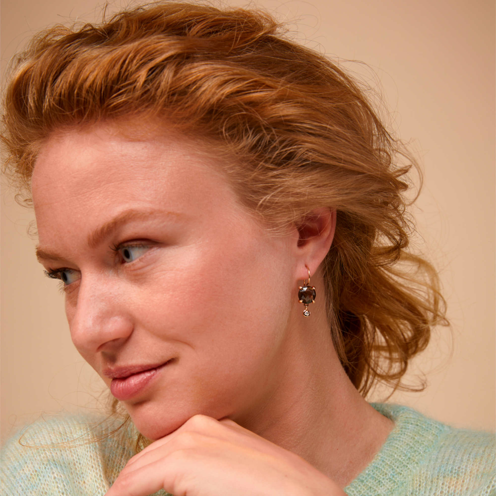 Bron Catch Ohrschmuck (8OR4878BSBBR) aus Roségold mit Diamant und Saphir