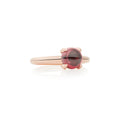Bron Catch Ring (8RR4811RHC) aus Roségold mit Rhodolith