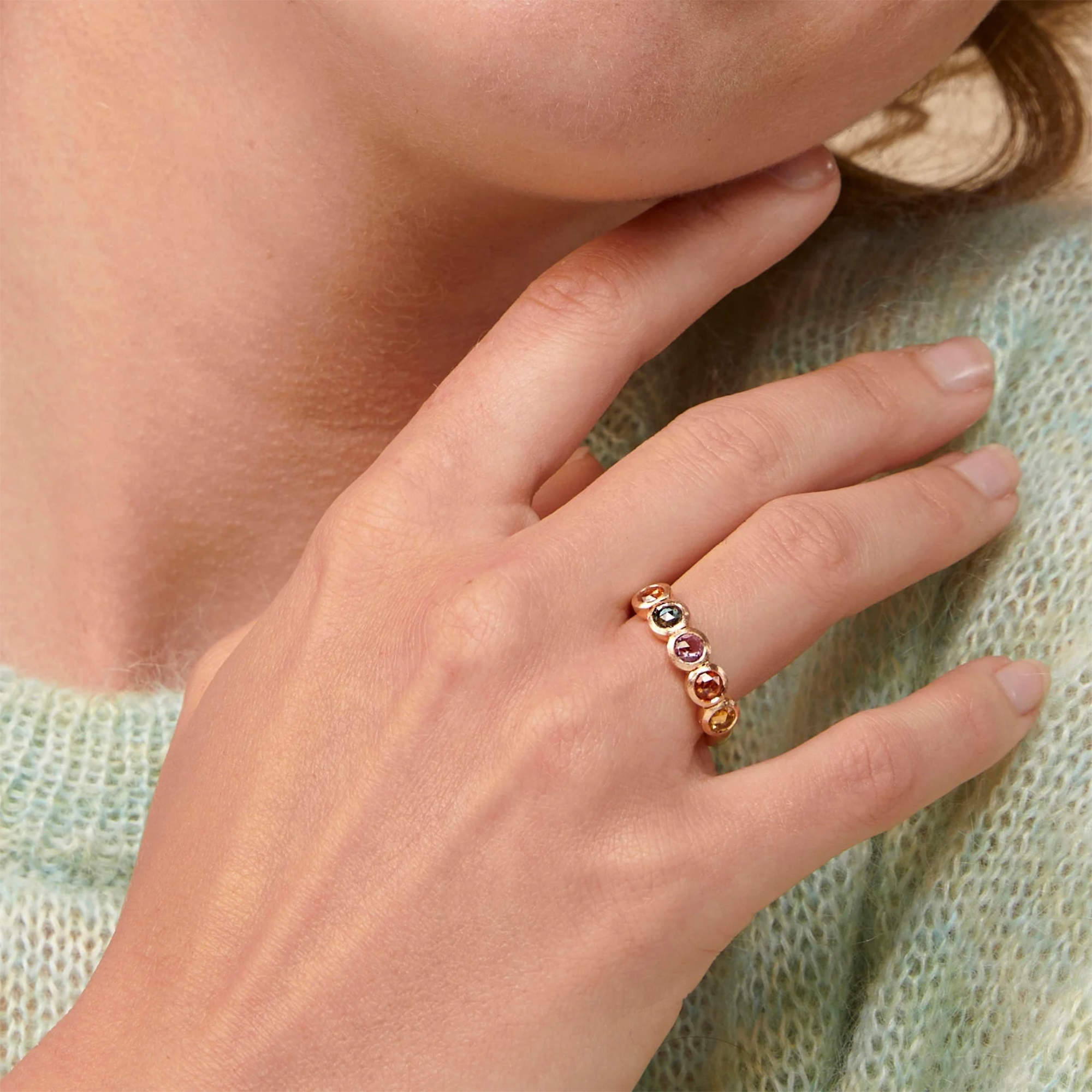Bron Confetti Ring (8RR4866ZEST) aus Roségold mit Saphir