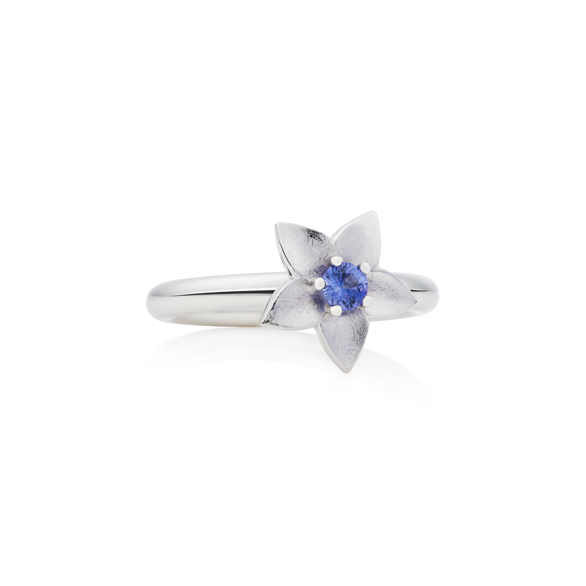 Bron Poppy Ring (8RW4916MCS) aus Weißgold mit Saphir