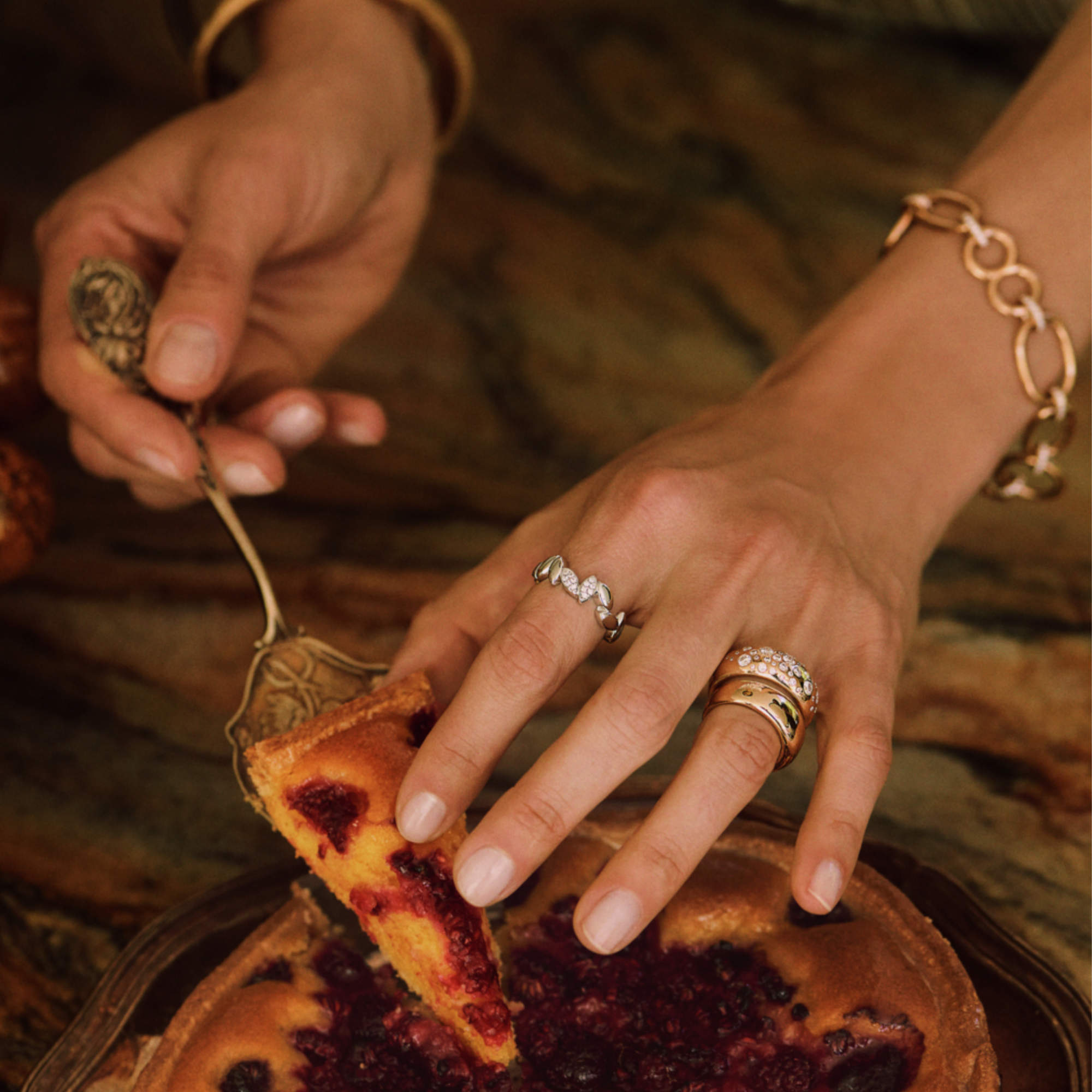 Bron Poppy Ring (8RW4933BR2) aus Weißgold mit Diamant