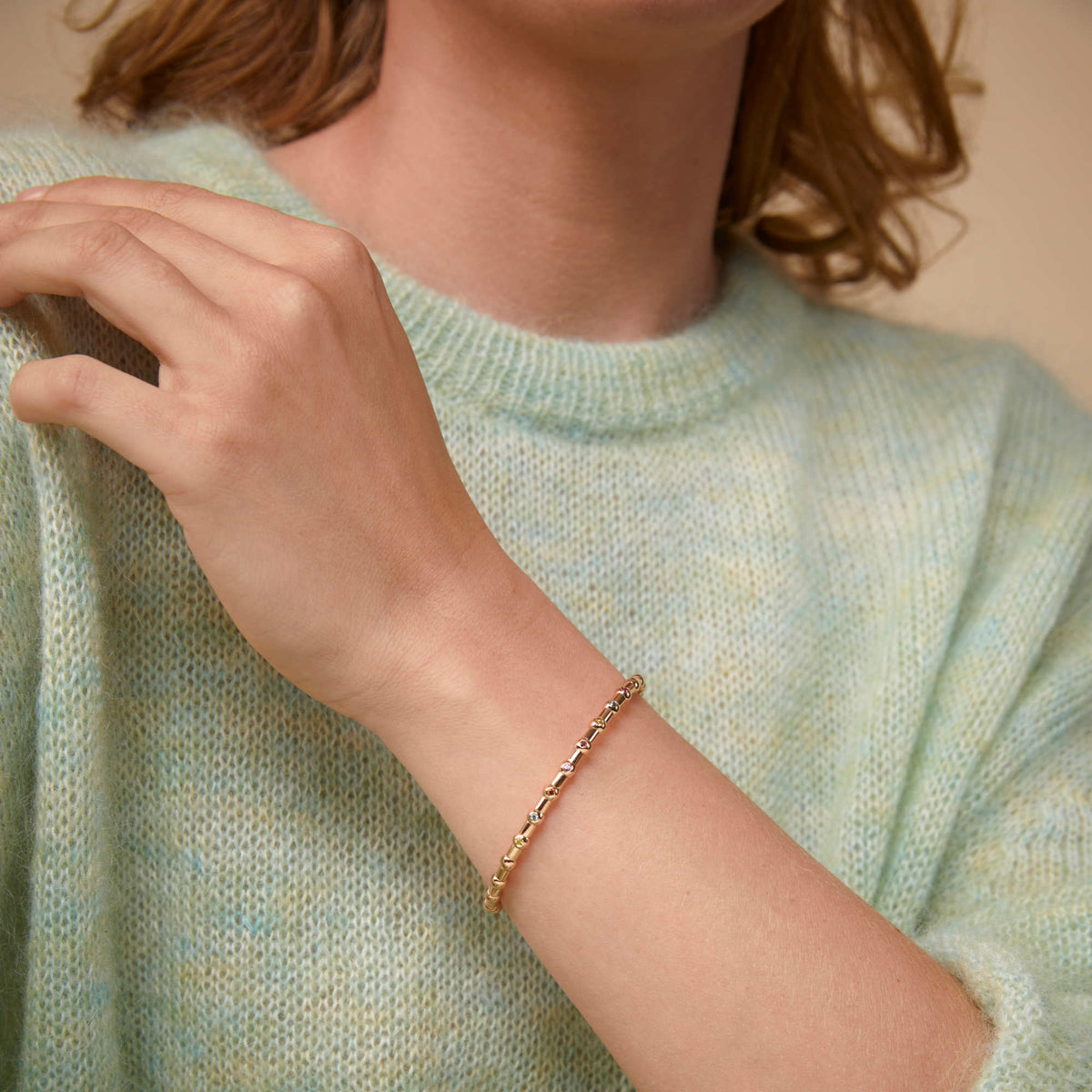 Bron Reflex Armreif (7AR4030MK) aus Roségold mit Saphir