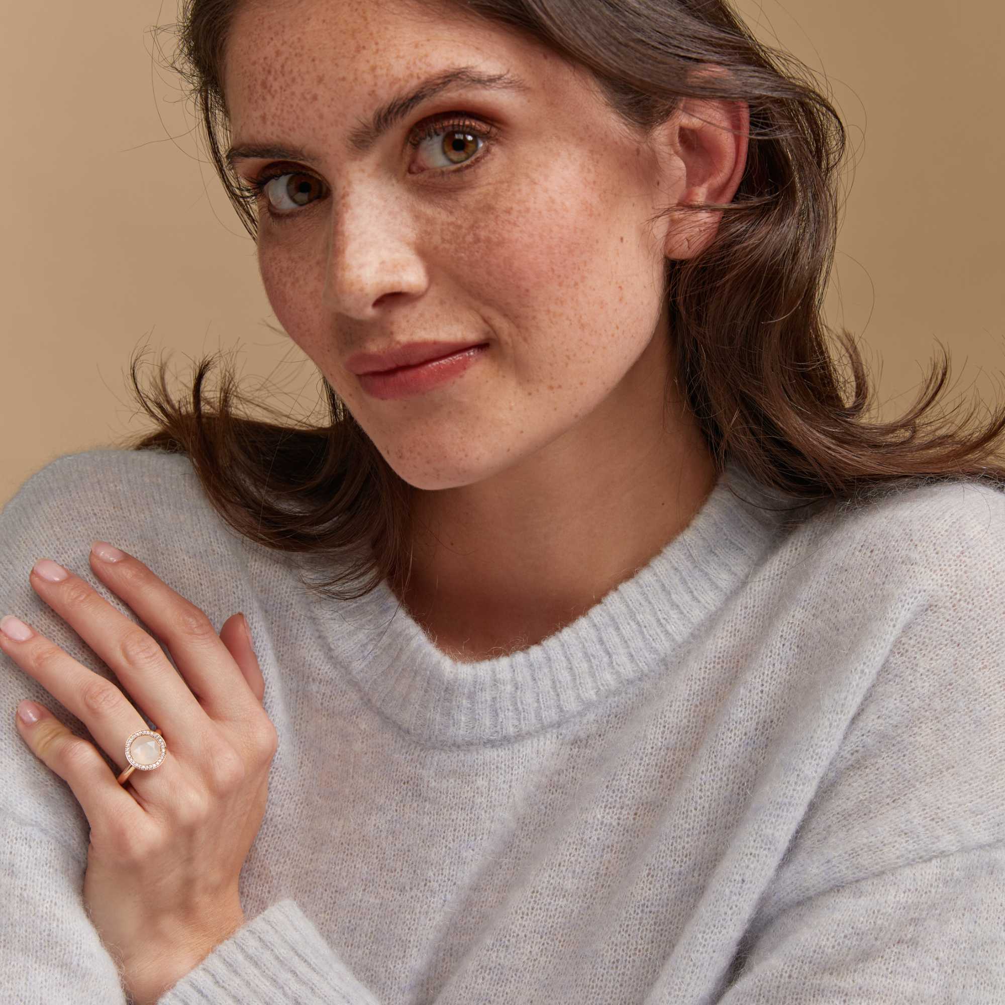 Bron Sushi Ring (8RR4864MWBBR) aus Roségold mit Diamant und Mondstein