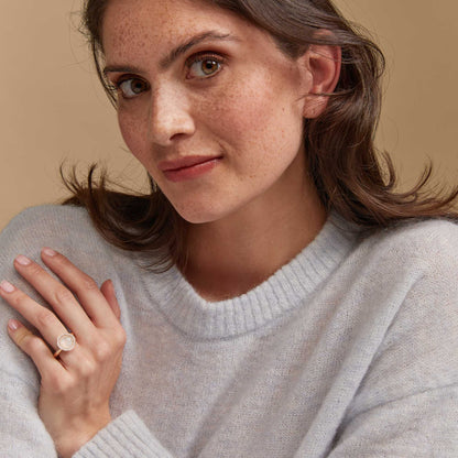 Bron Sushi Ring (8RR4864MWBBR) aus Roségold mit Diamant und Mondstein