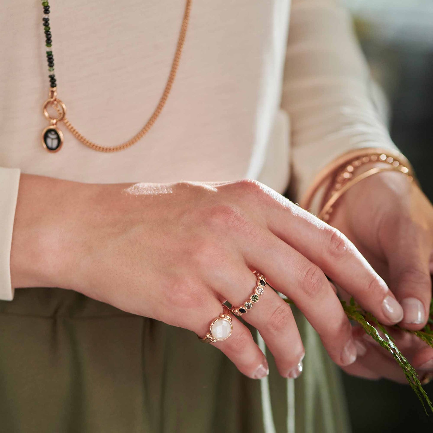 Toujours Ajour Ring, Roségold • Mondstein von Bron (8RR4876MWB)