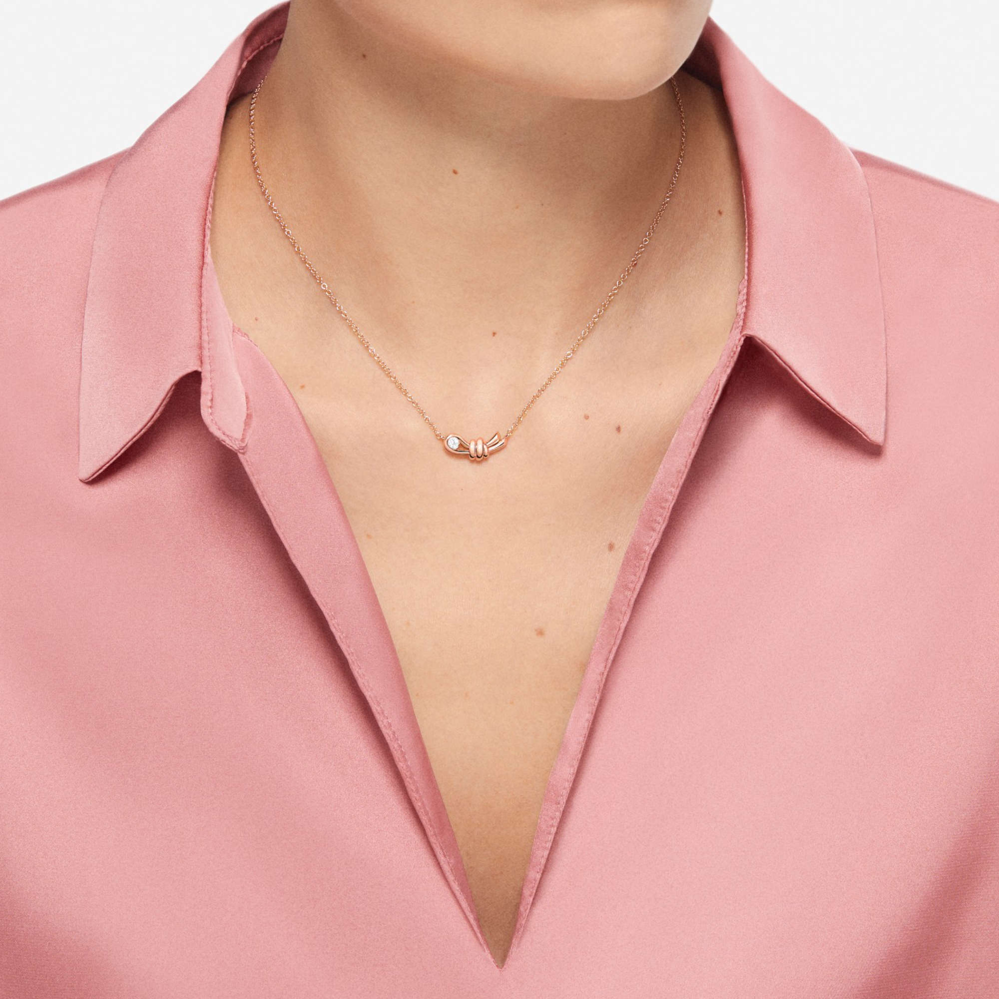 DoDo Halskette Nodo (DCC3003-KNOT0-DB09R) aus Roségold mit Diamant