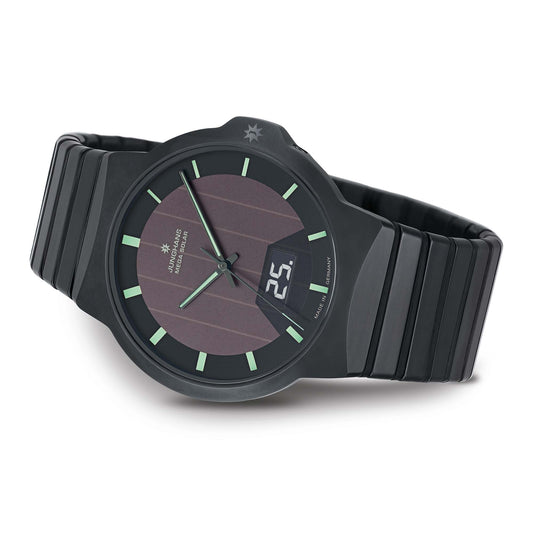 Force Mega Solar, Titan von Junghans (18/1938.44)