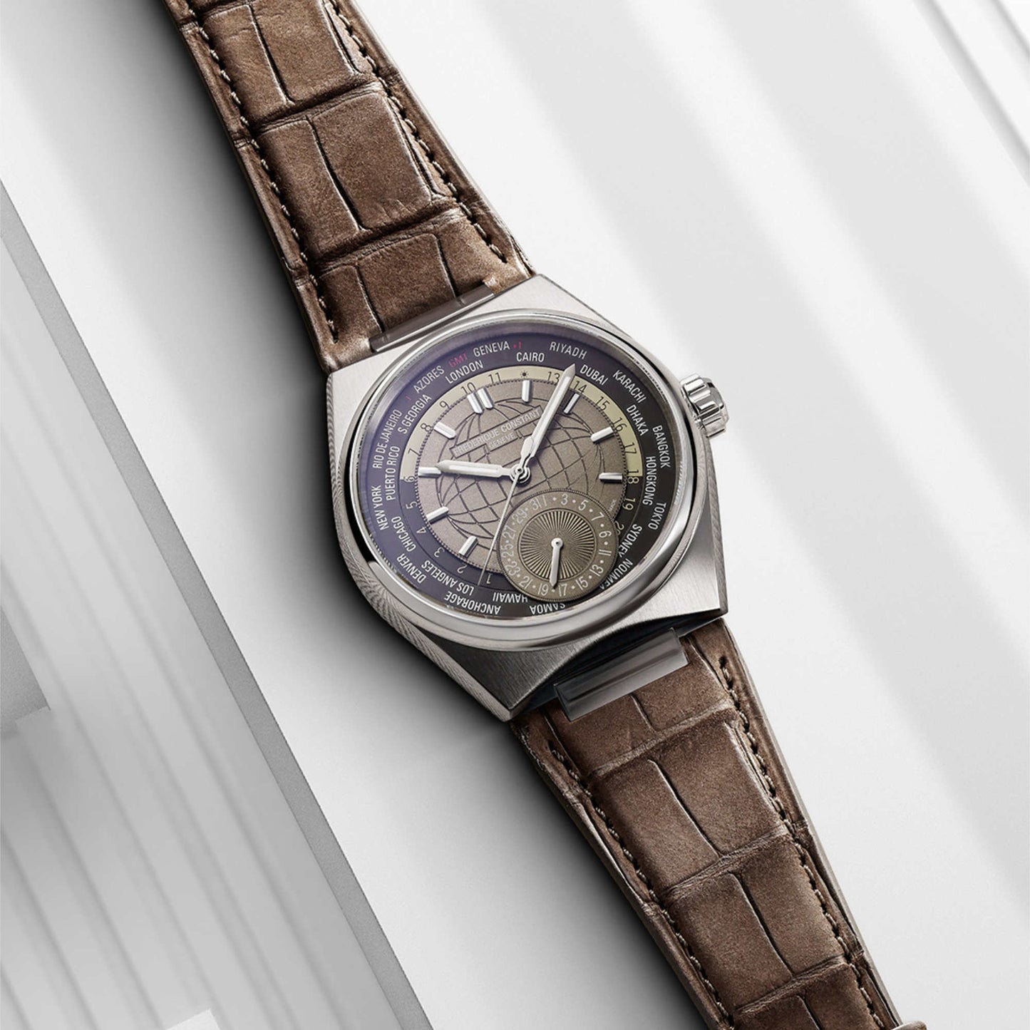 Highlife Worldtimer Manufacture, Leder von Frederique Constant (FC-718C4NH6)