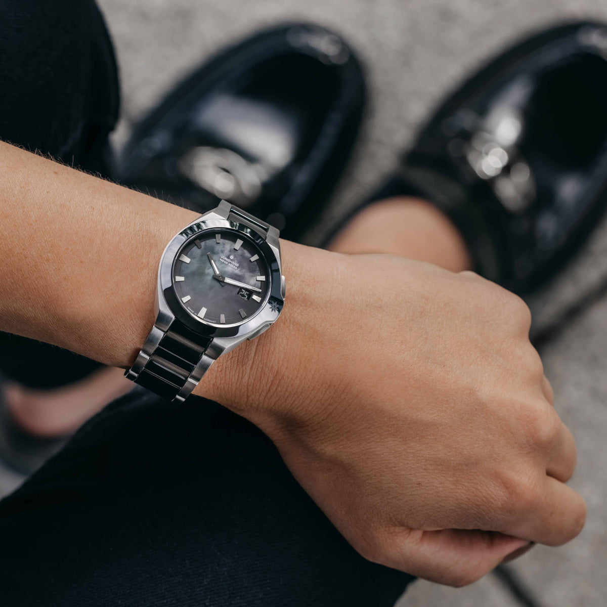 Junghans Spektrum Damen - 15/1602.44 (44) aus Edelstahl mit Perlmutt