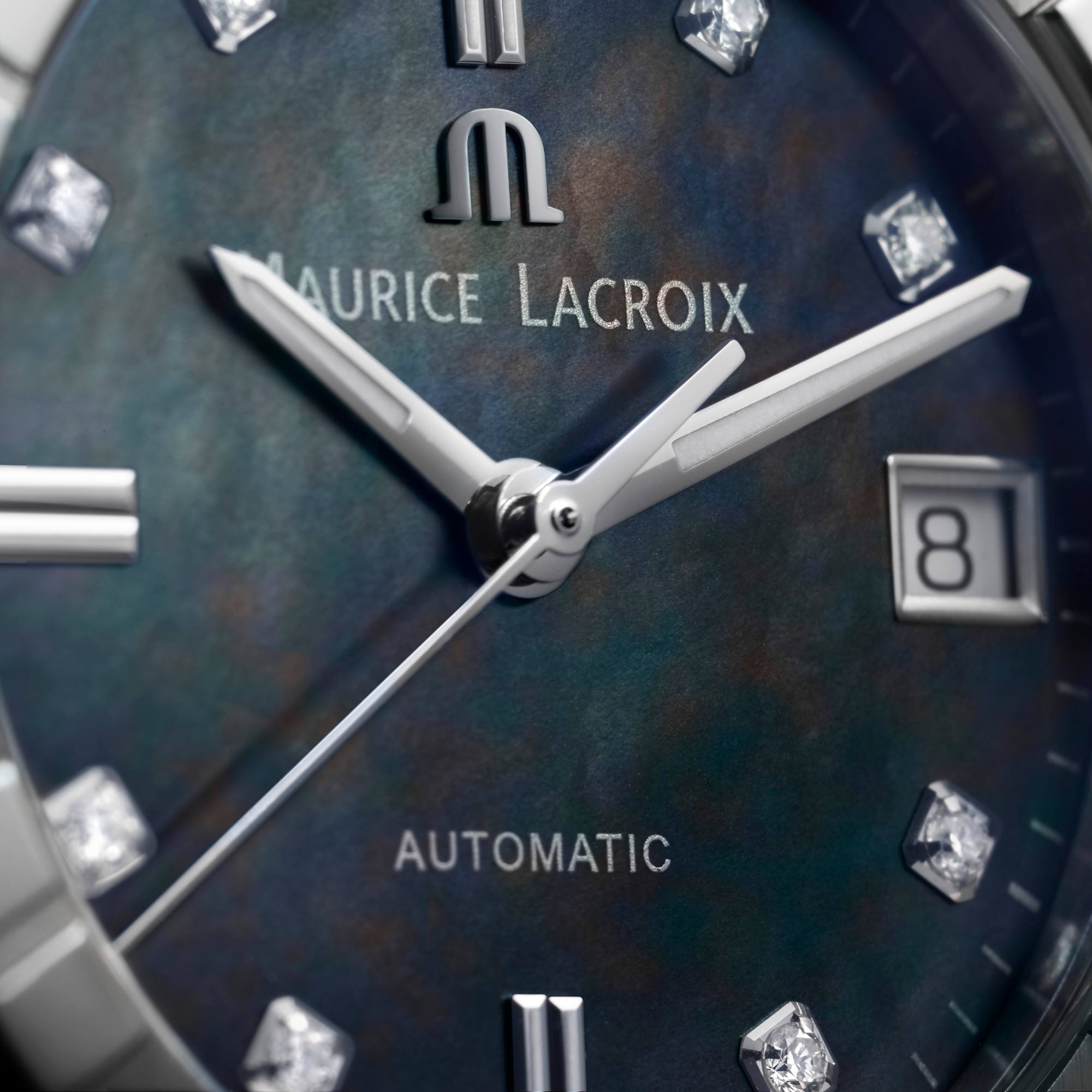 Maurice Lacroix Aikon Automatic (AI6006-SS002-370-1) aus Edelstahl mit Diamant und Perlmutt