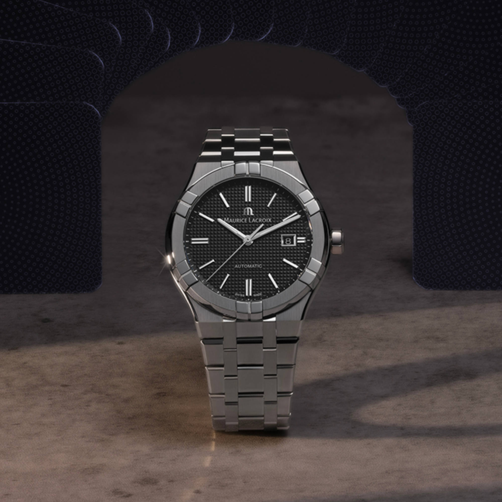 Maurice Lacroix Aikon Automatic Date 42mm (AI6008-SS002-330-1) aus Edelstahl