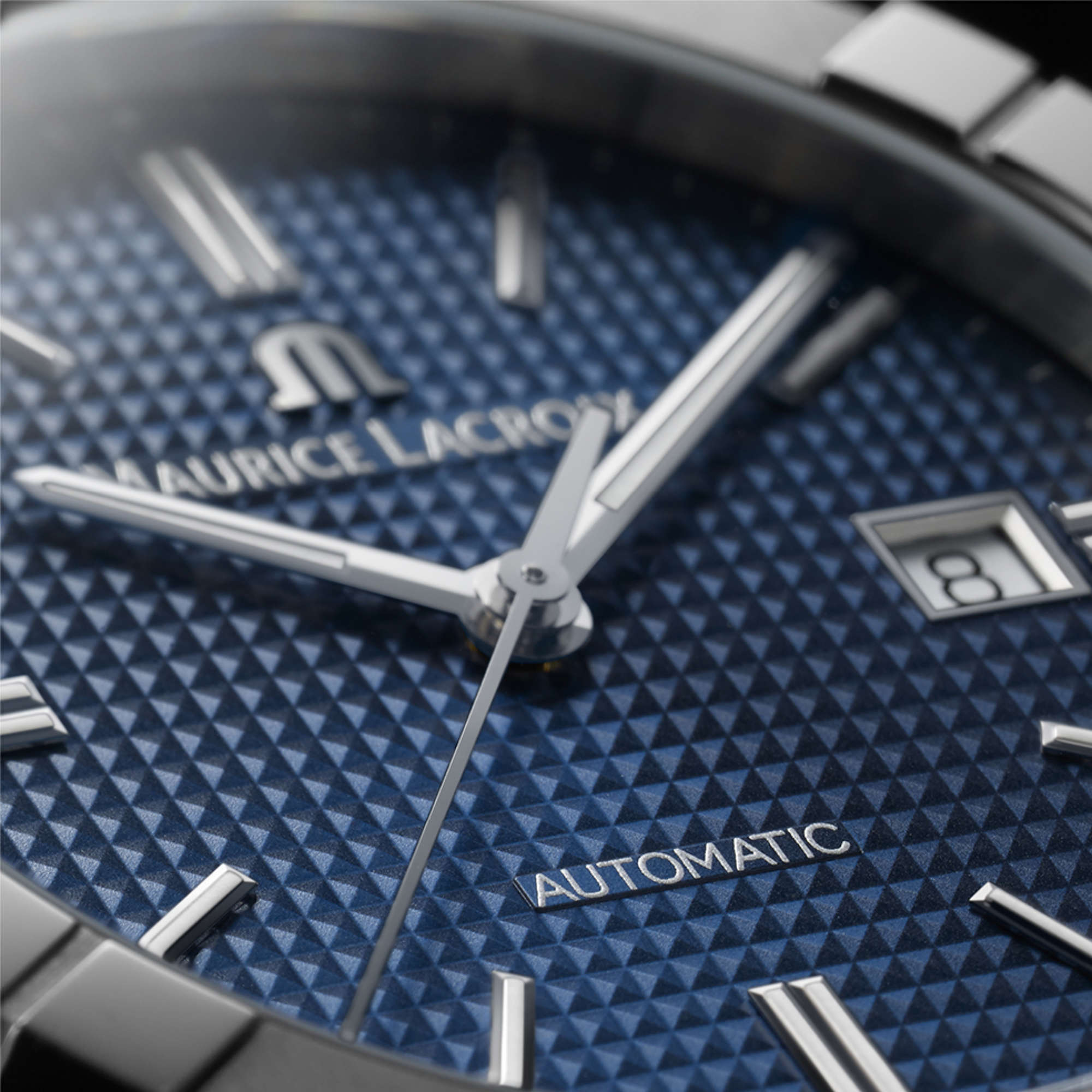 Maurice Lacroix Aikon Automatic Date 42mm (AI6008-SS002-430-1) aus Edelstahl