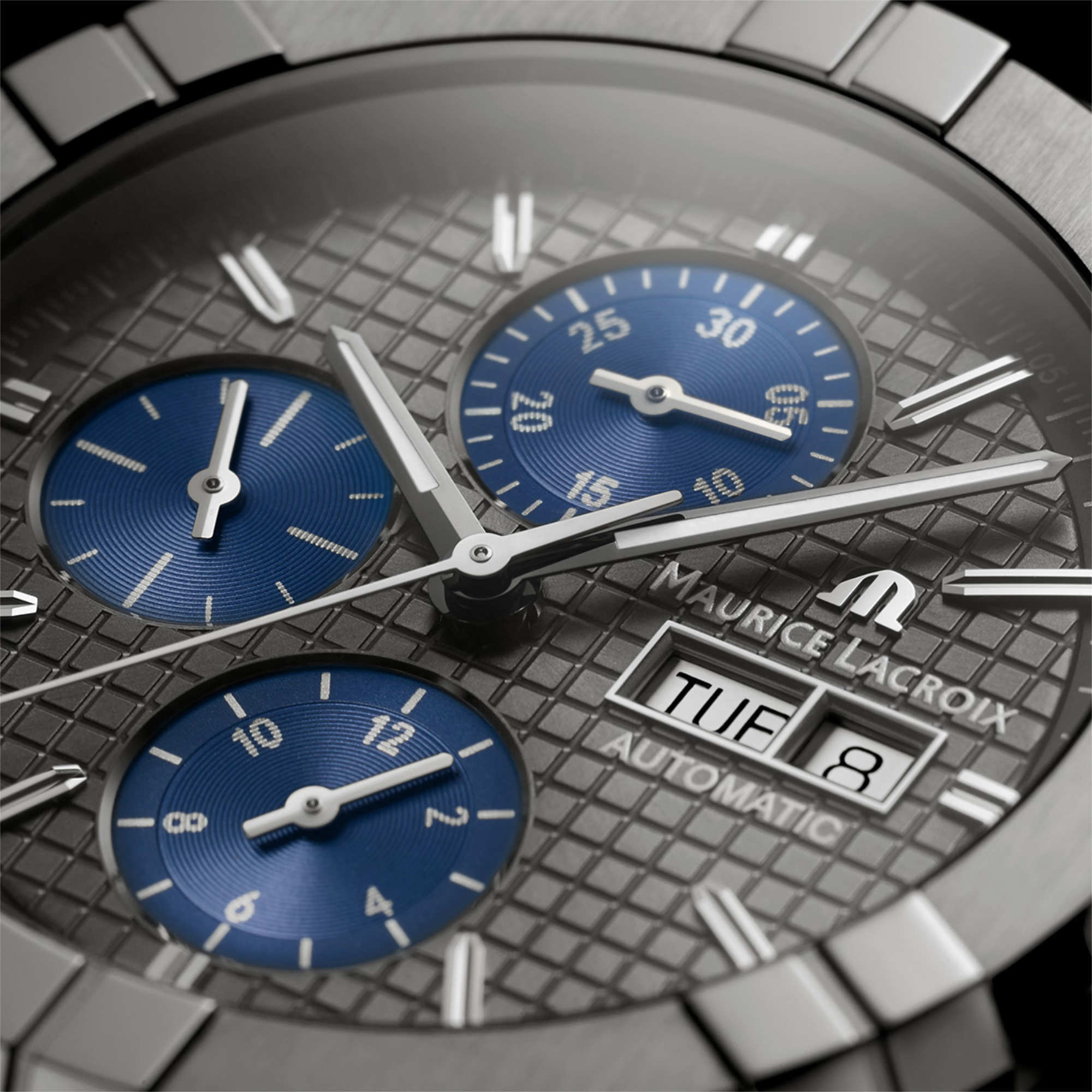 Maurice Lacroix Aikon Automatic Chronograph (AI6038-TT030-330-2) aus Titan