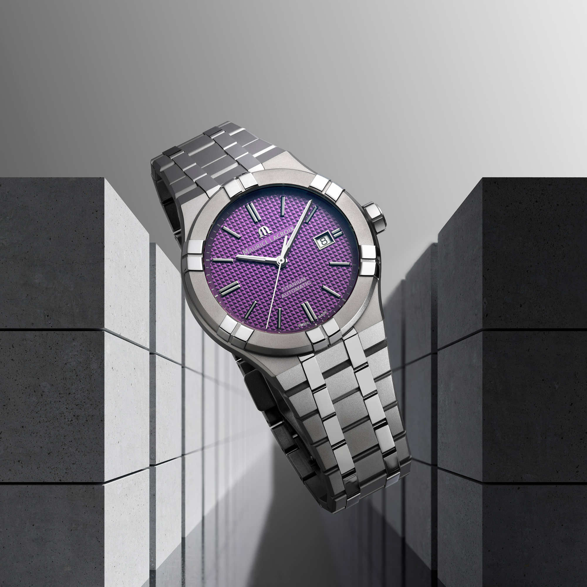 Maurice Lacroix Aikon Automatic Titanium (AI6008-TT032-430-1) aus Titan