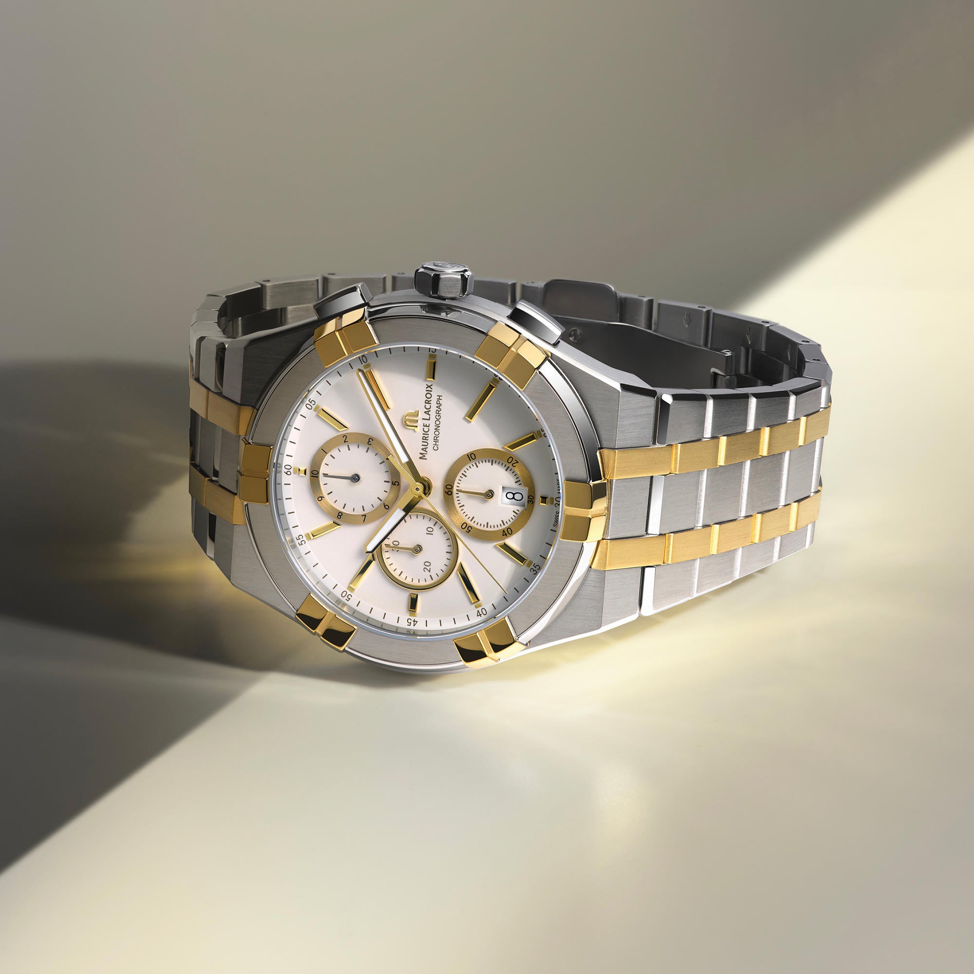 Maurice Lacroix Aikon Quartz Chronograph Duotone (AI1118-PVY03-130-1) aus Edelstahl