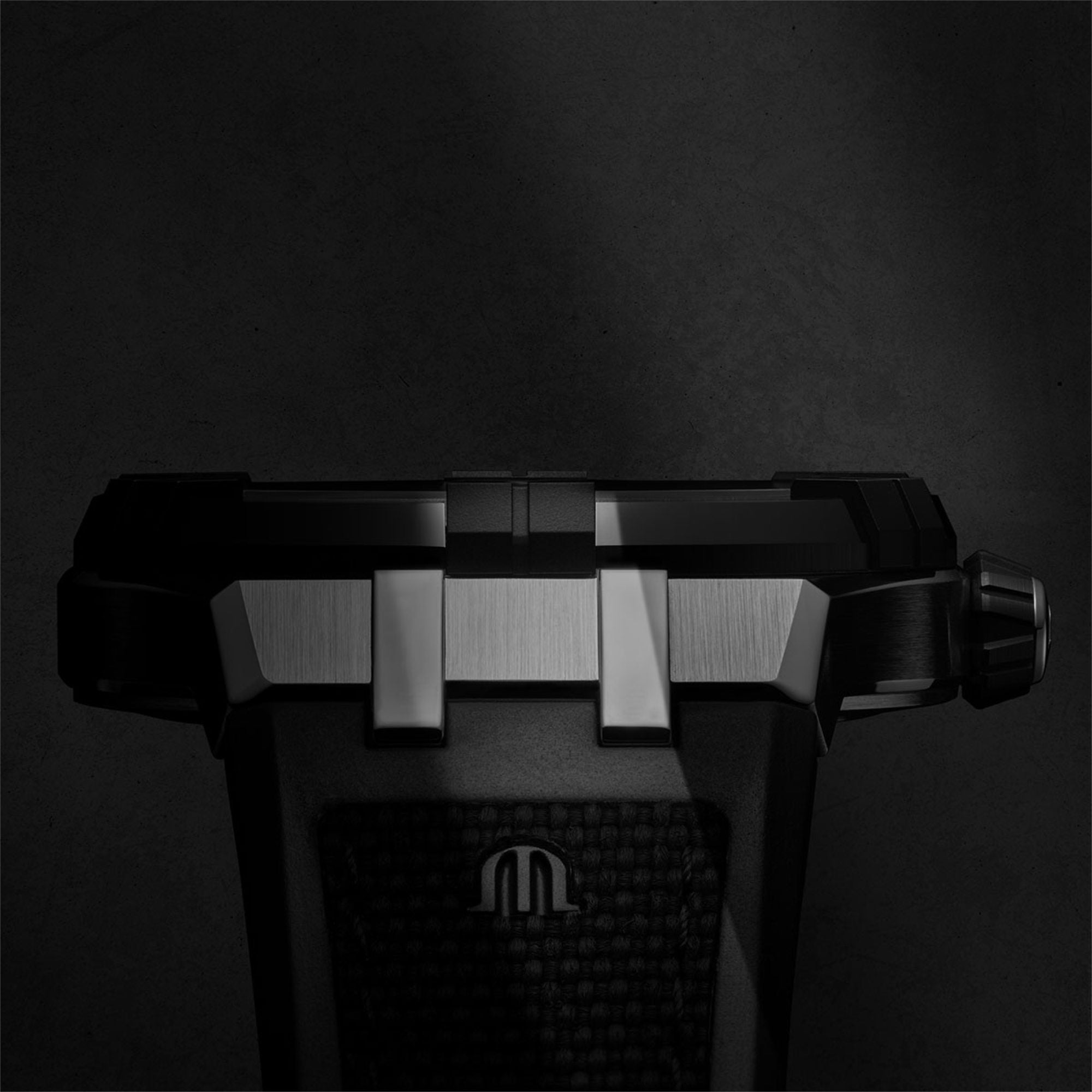 Maurice Lacroix Aikonic Automatic 43mm (AC6008-SSL20-330-2) aus Edelstahl