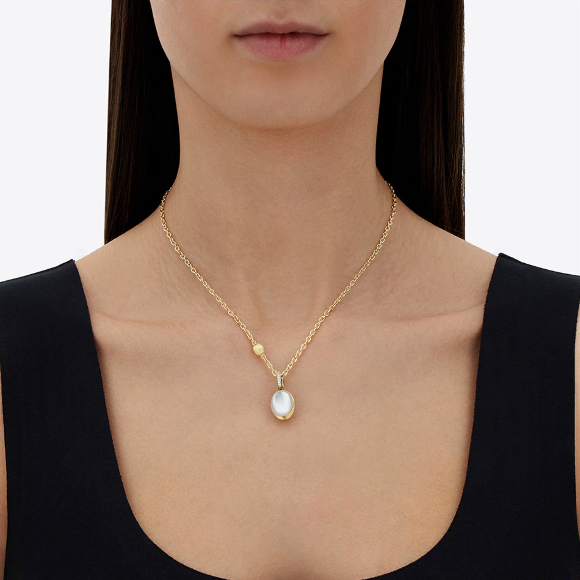 Nanis Boules Charm (PS23-609) aus Gelbgold mit Diamant und Perlmutt
