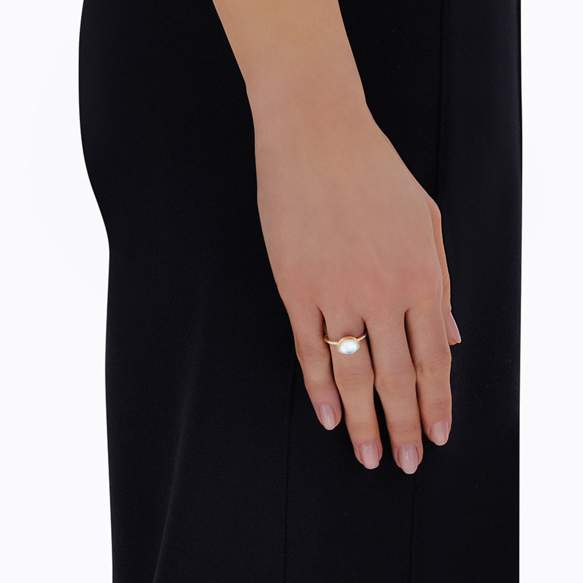 Nanis Boules Ring (AS15-609) aus Gelbgold mit Diamant und Perlmutt