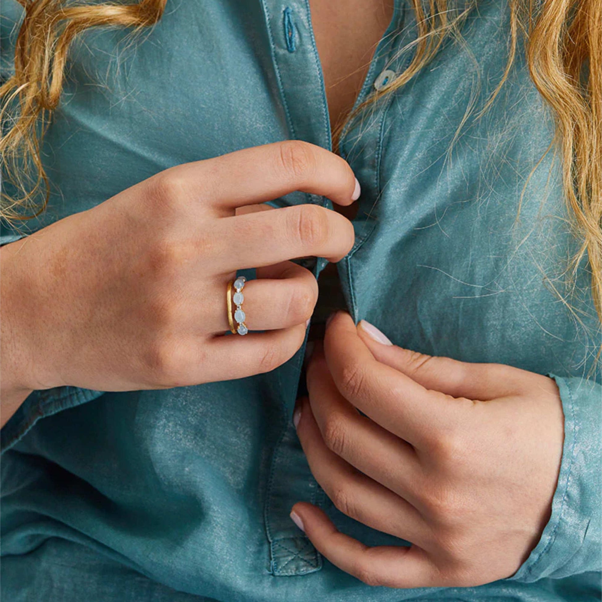 Dancing Azure Ring, Gelbgold • Aquamarin • Diamant von Nanis (AS3-597)