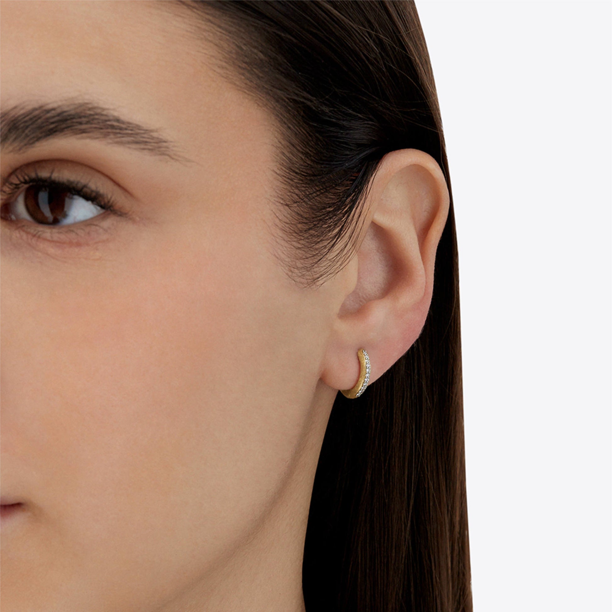 Libera Creolen, Gelbgold • Diamant von Nanis (OS10-602)