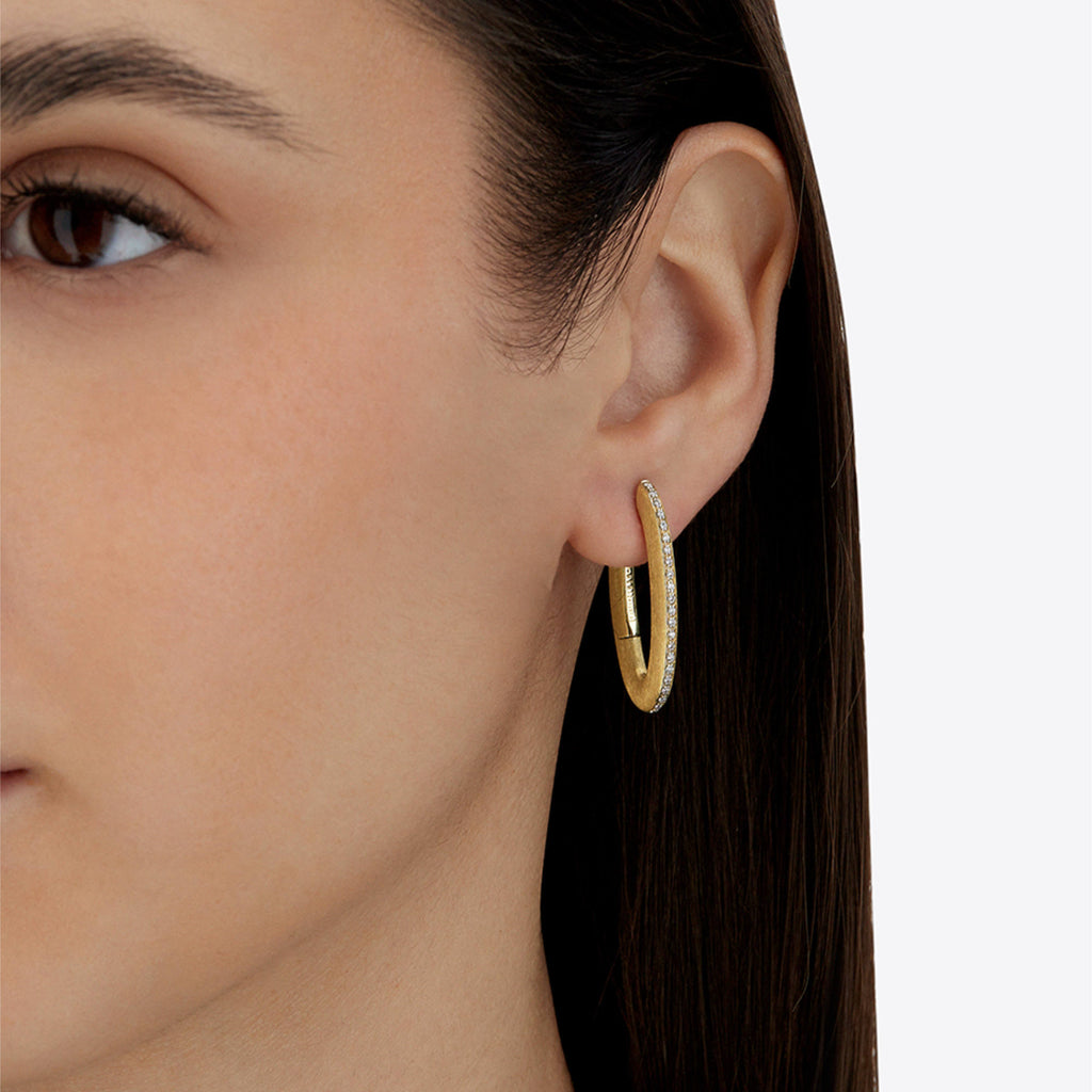 Nanis Libera Icon Creolen (OS1-604) aus Gelbgold mit Diamant