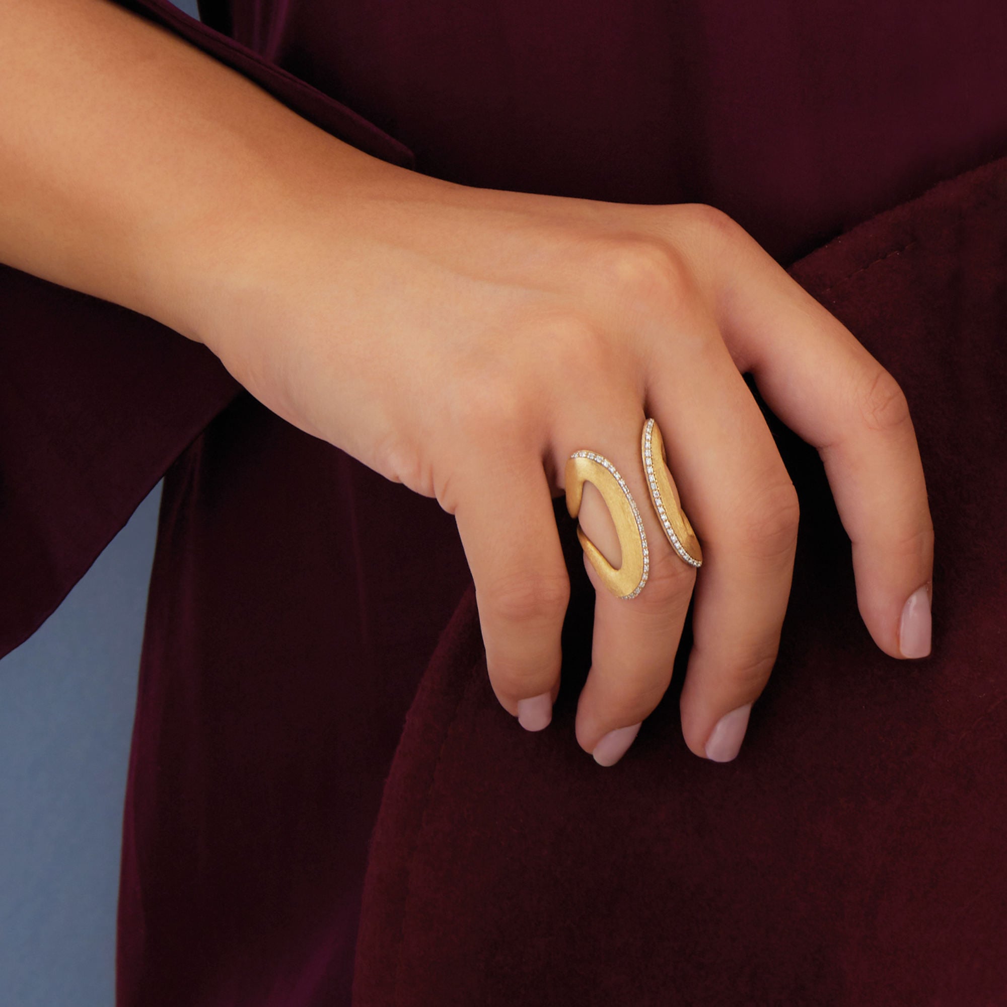 Nanis Libera Icon Ring (AS3-604) aus Gelbgold mit Diamant