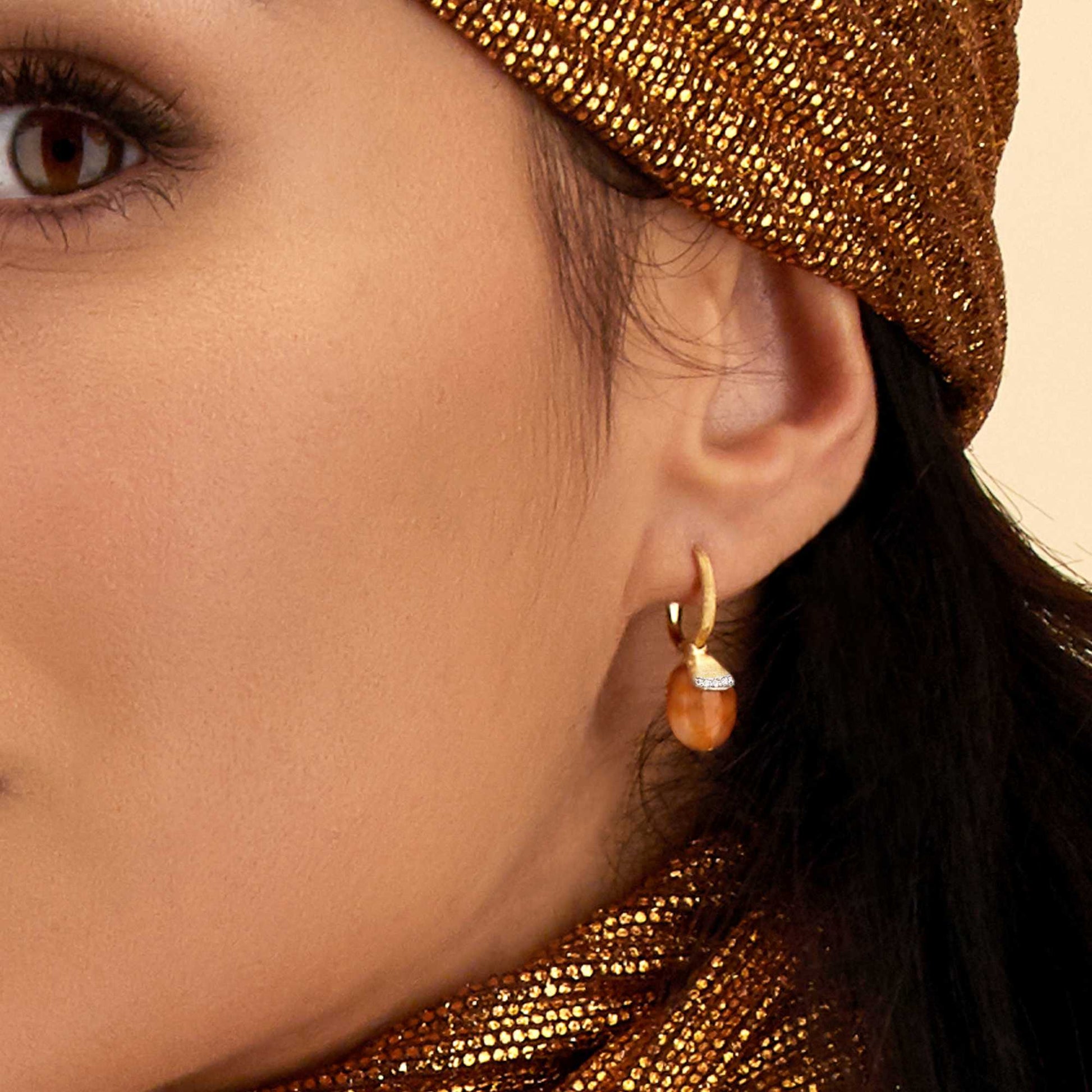 Petra Ohrhänger, Gelbgold • Diamant von Nanis (OS11-603)